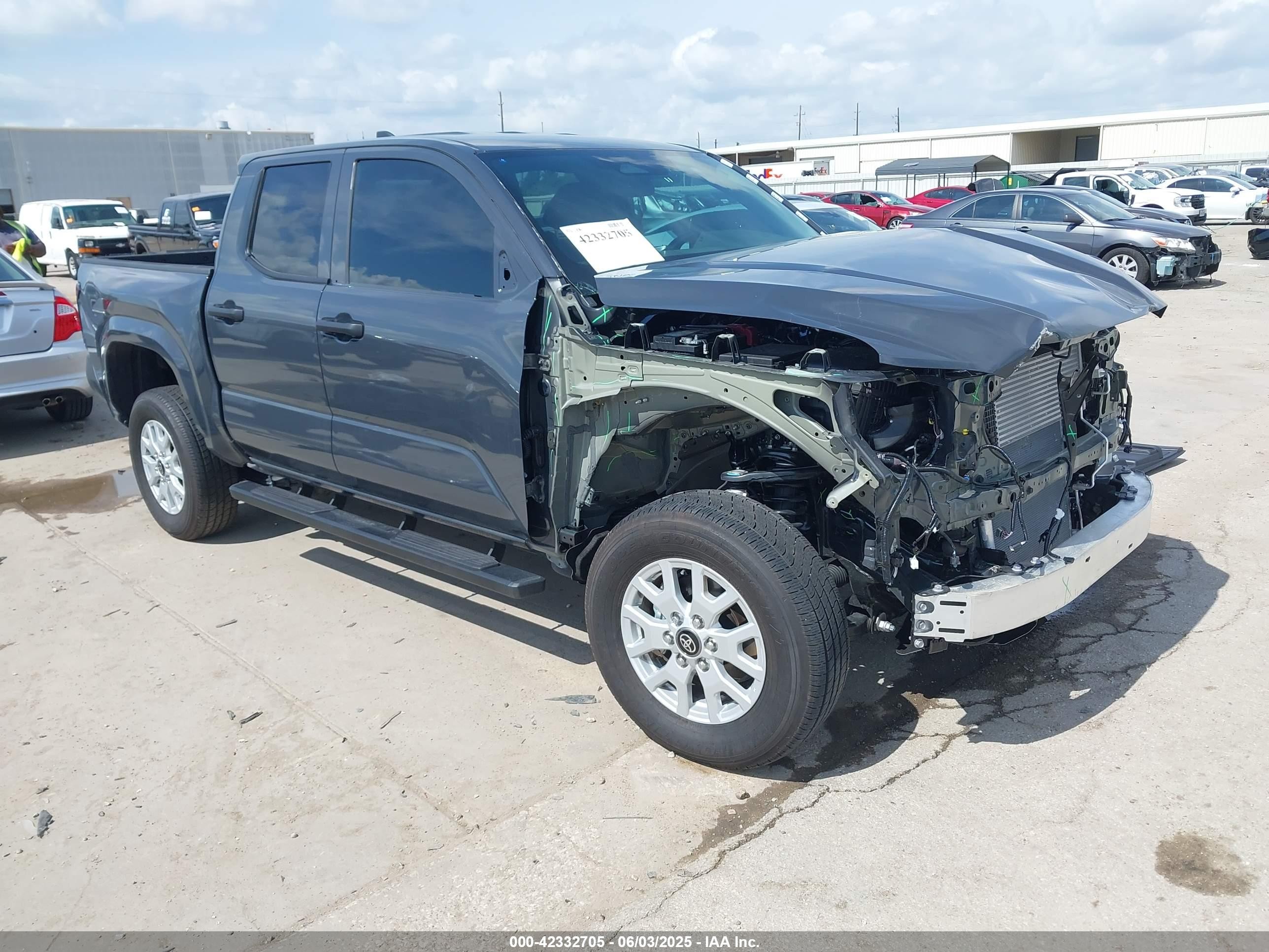 2025 Toyota Tacoma SR, VIN 3TYKD5HN4ST023456 — Перед