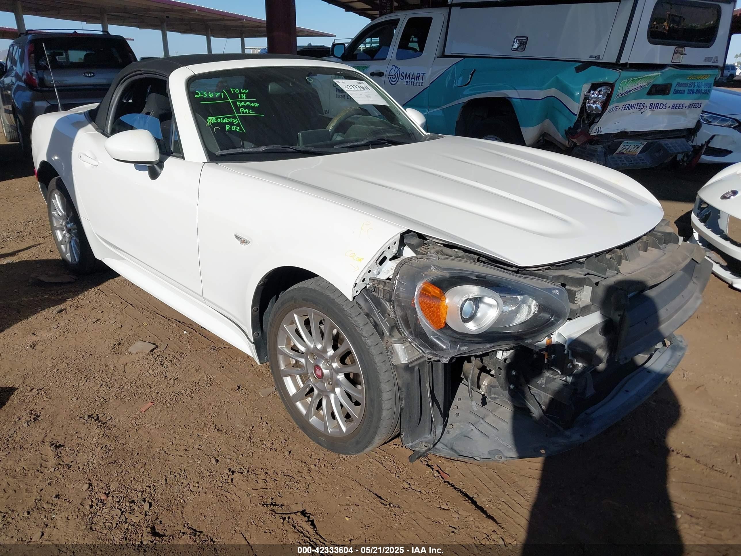 2018 FIAT 124 Spider Abarth, VIN JC1NFAEK9J0137571 — Front end