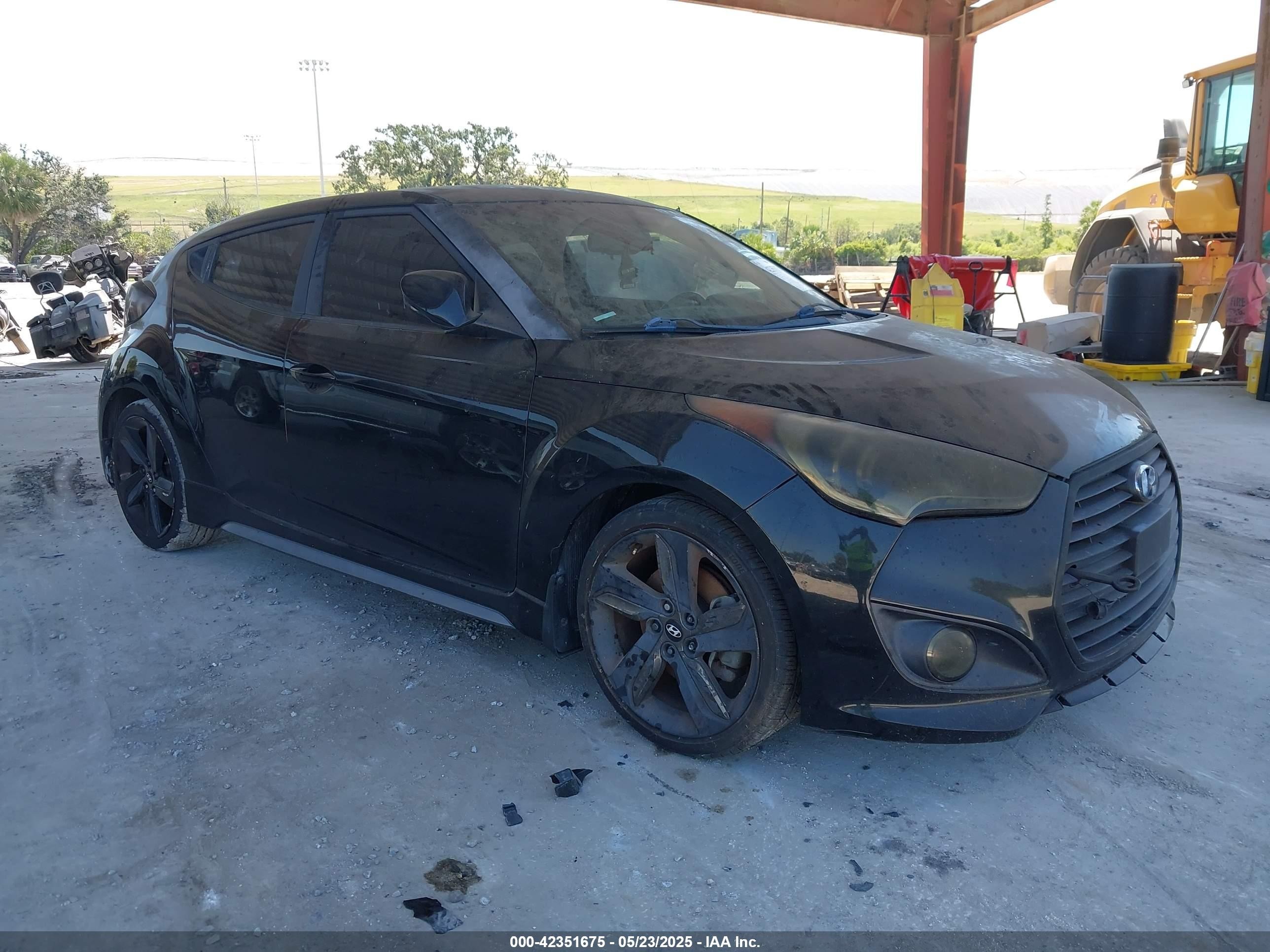 2014 Hyundai Veloster Turbo, VIN KMHTC6AE0EU210837 — Rear end