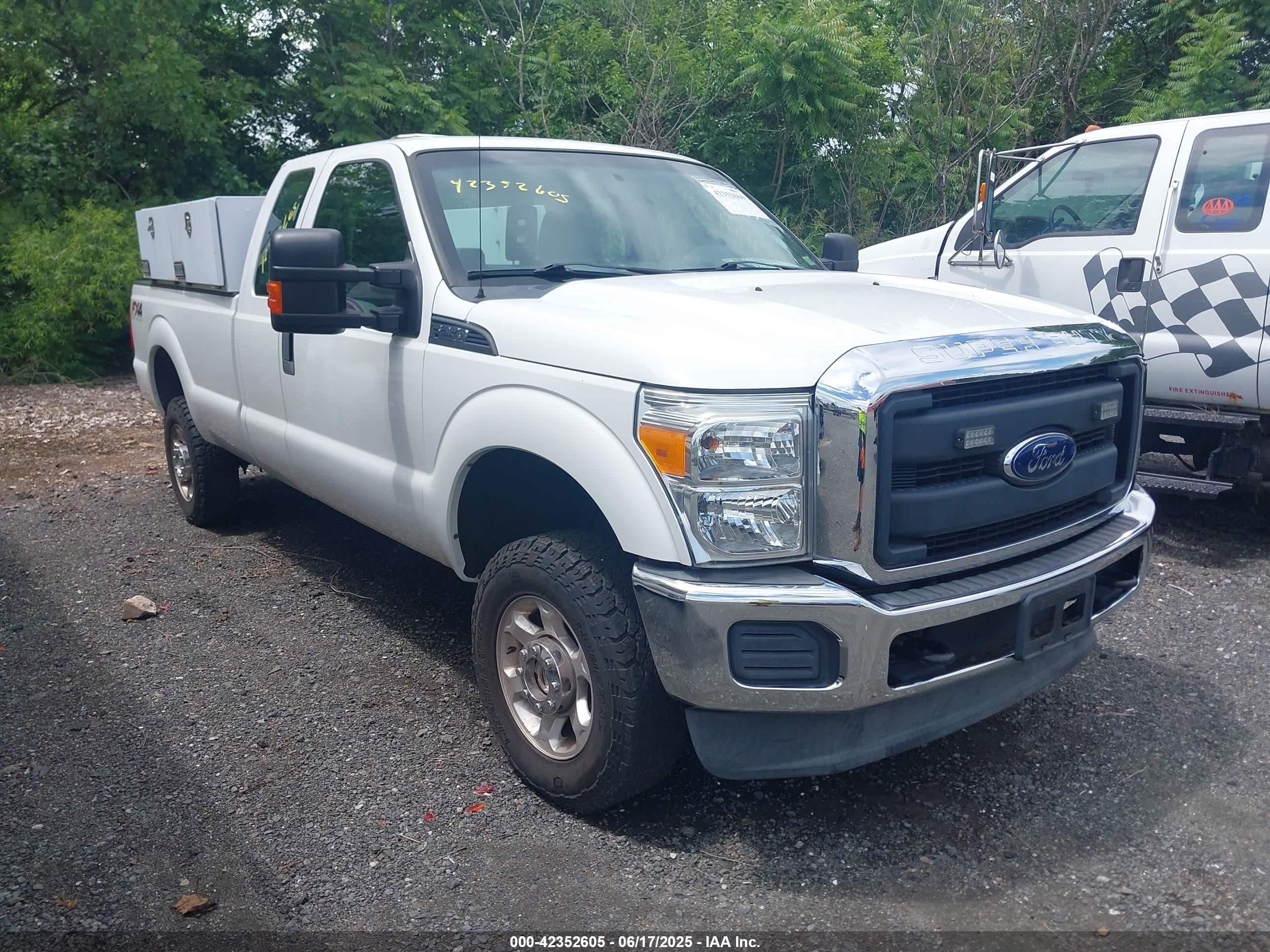2016 Ford F-250 XLT, VIN 1FT7X2B63GEC11472 — Фото с аукциона