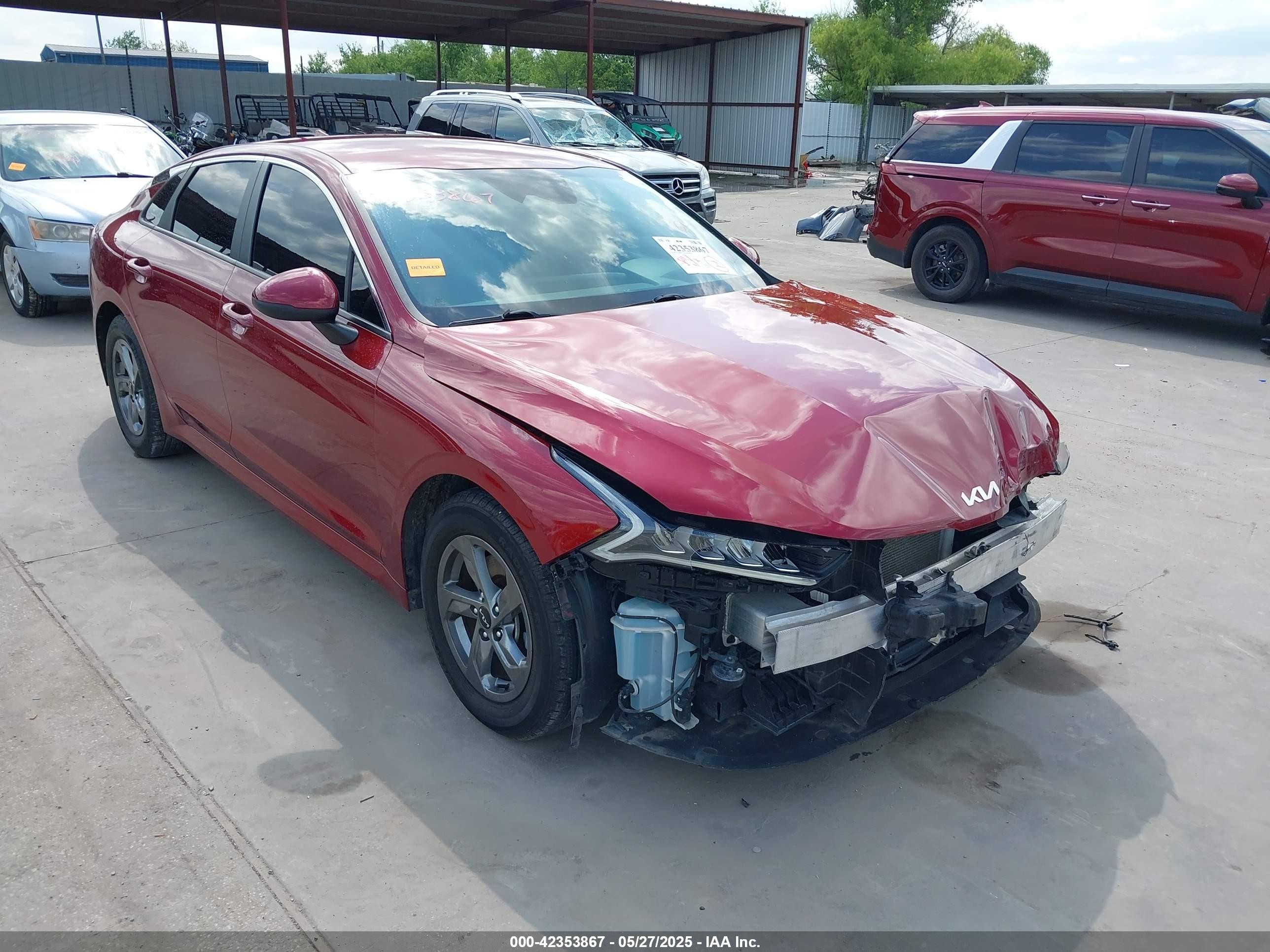 2022 Kia K5 LXS, VIN 5XXG14J26NG143060 — Front end