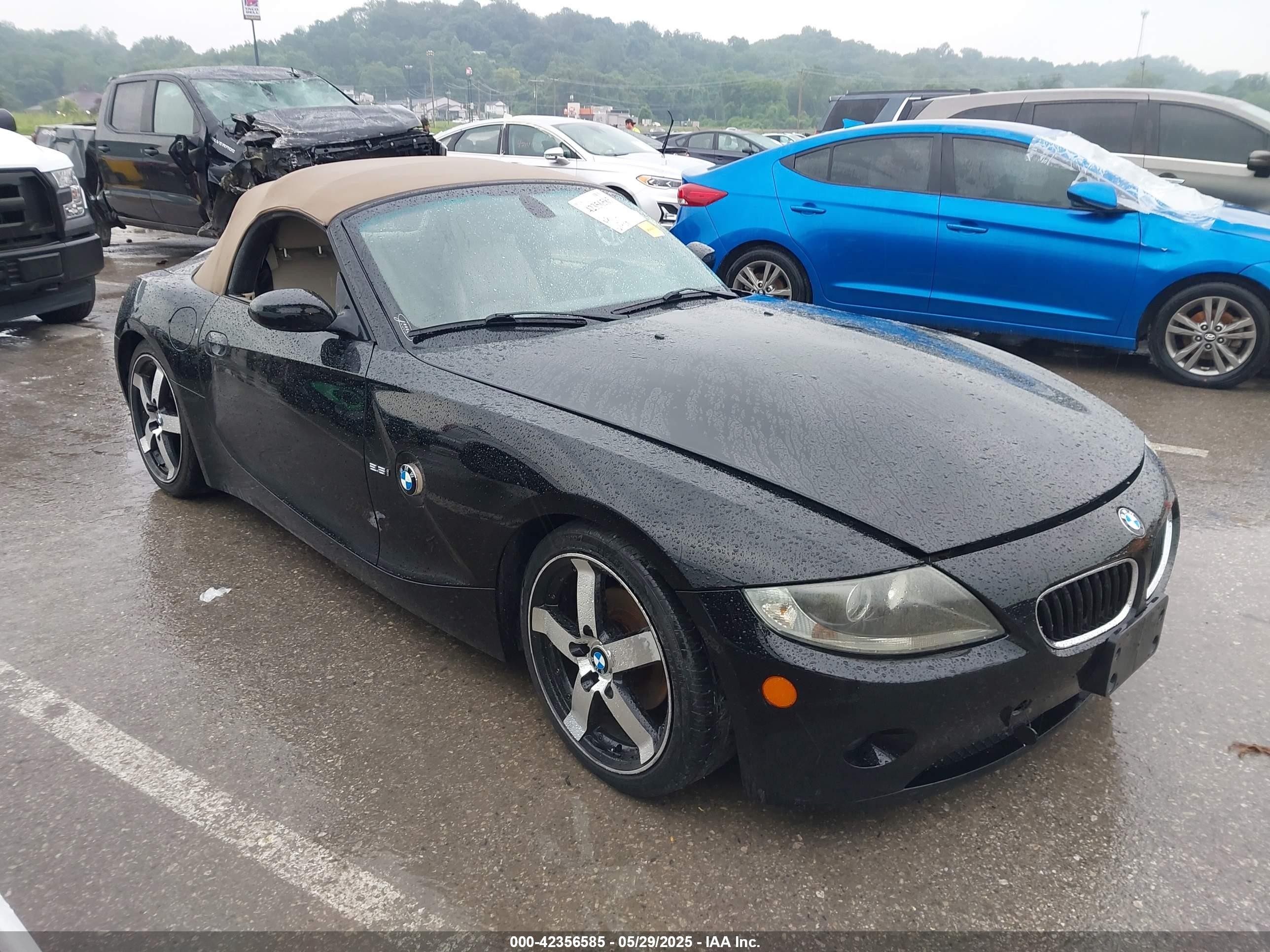 2005 BMW Z4 2.5i, VIN 4USBT33595LS56405 — Storm