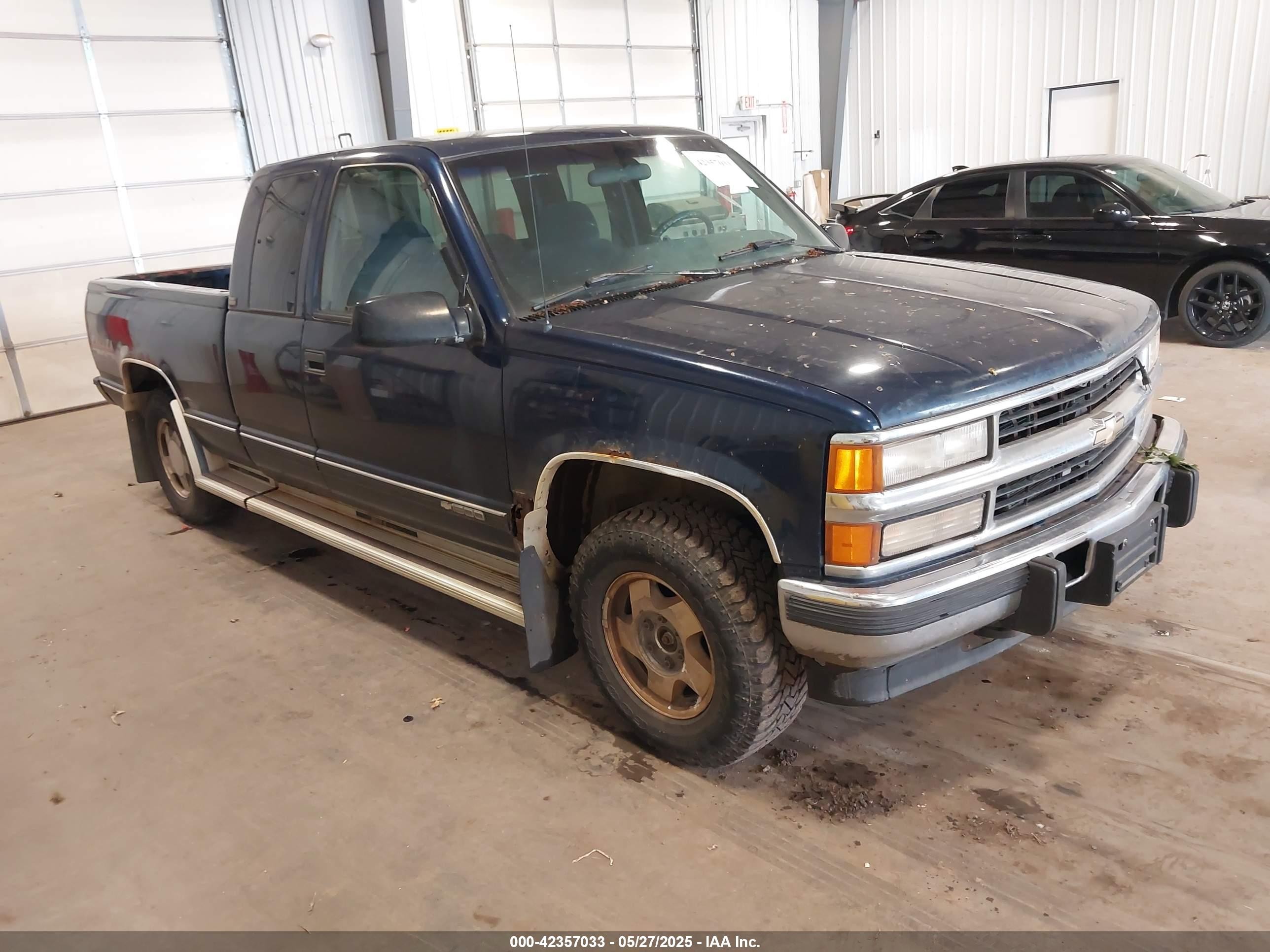1995 Chevrolet K1500, VIN 1GCEK19S2SE167301 — Normal wear