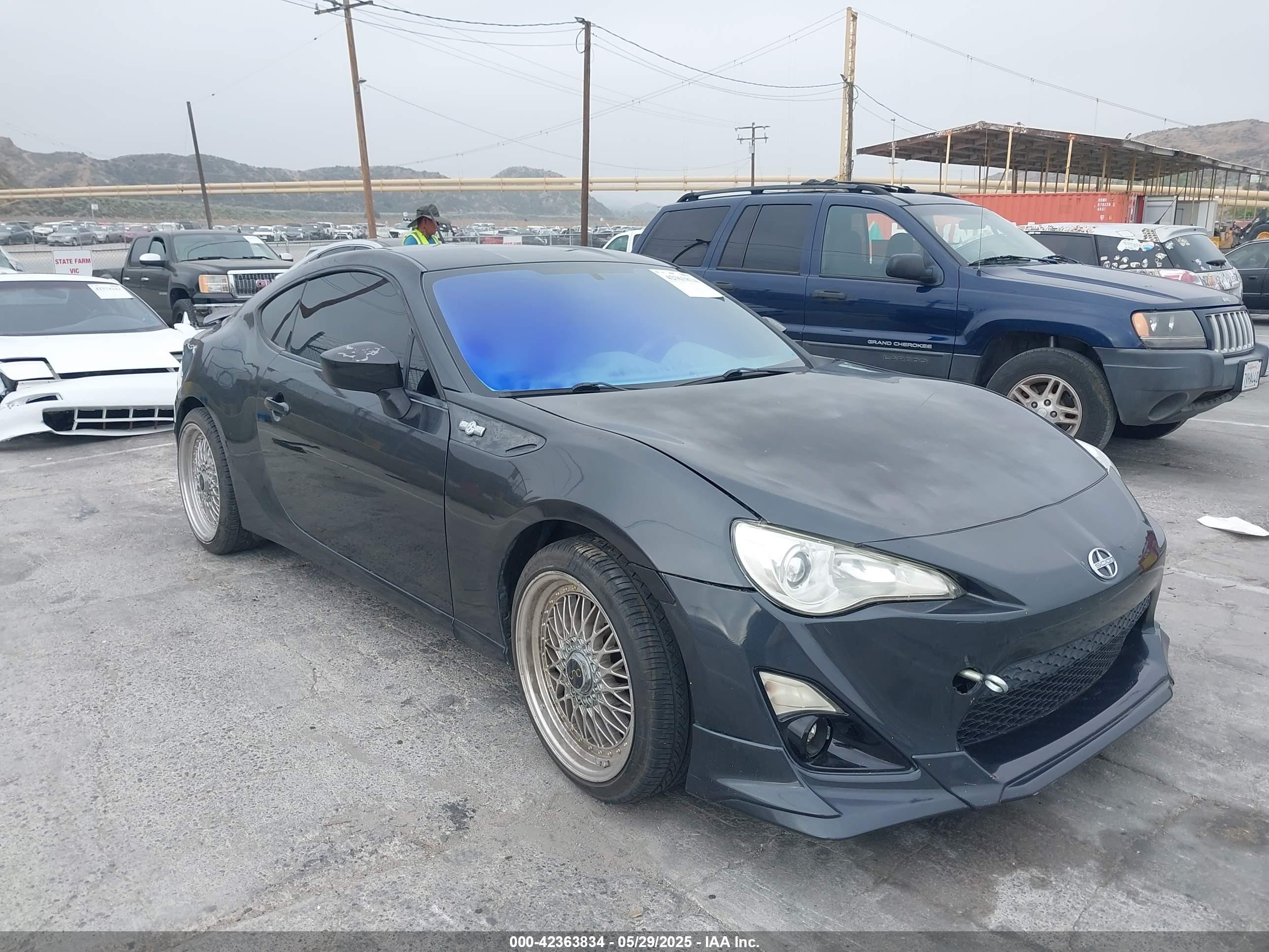 2014 Scion FR-S, VIN JF1ZNAA1XE9700476 — Пожар в салоне