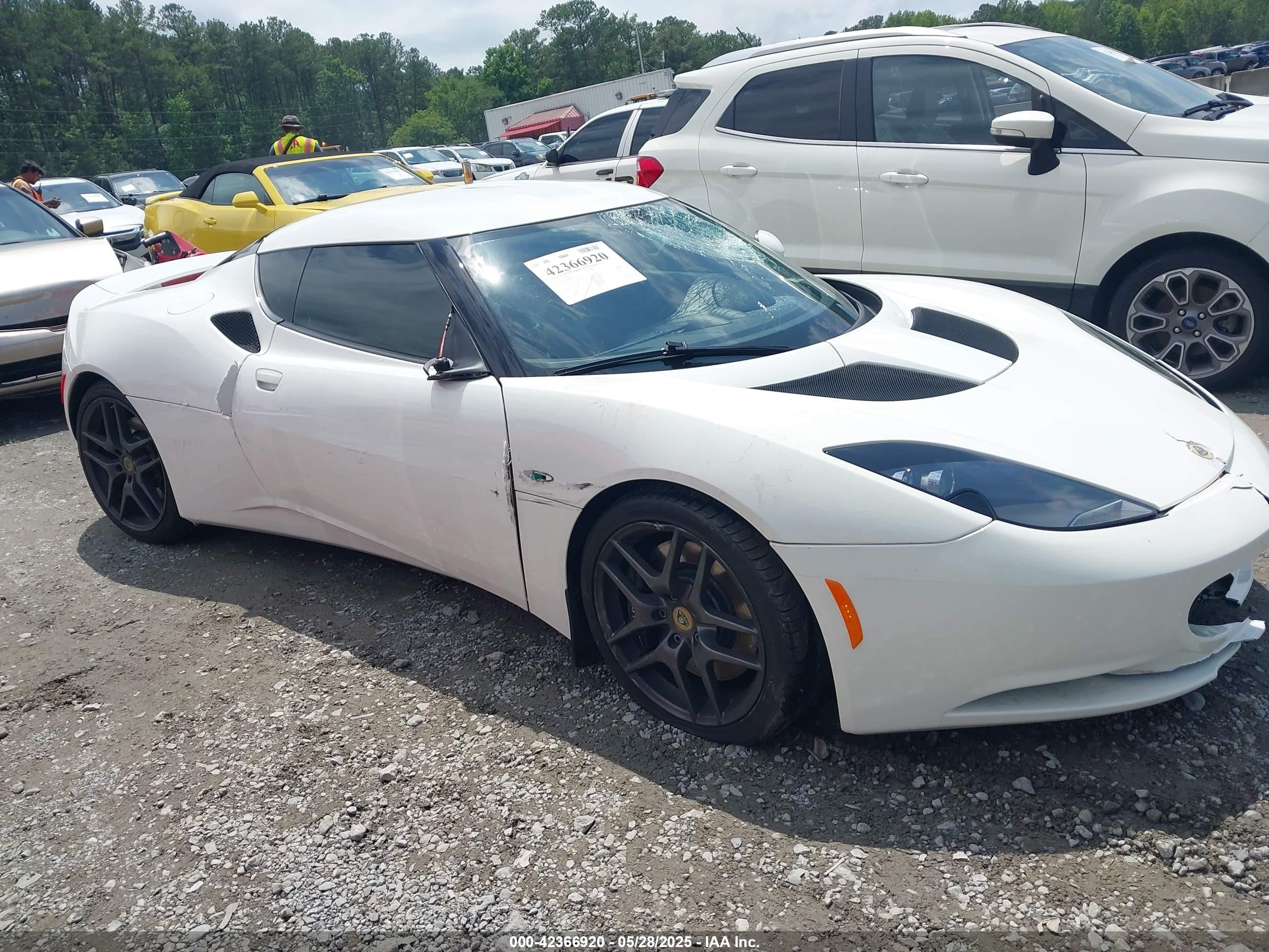 2011 Lotus Evora 2+2, VIN SCCLMDTU9BHA10779 — Front end