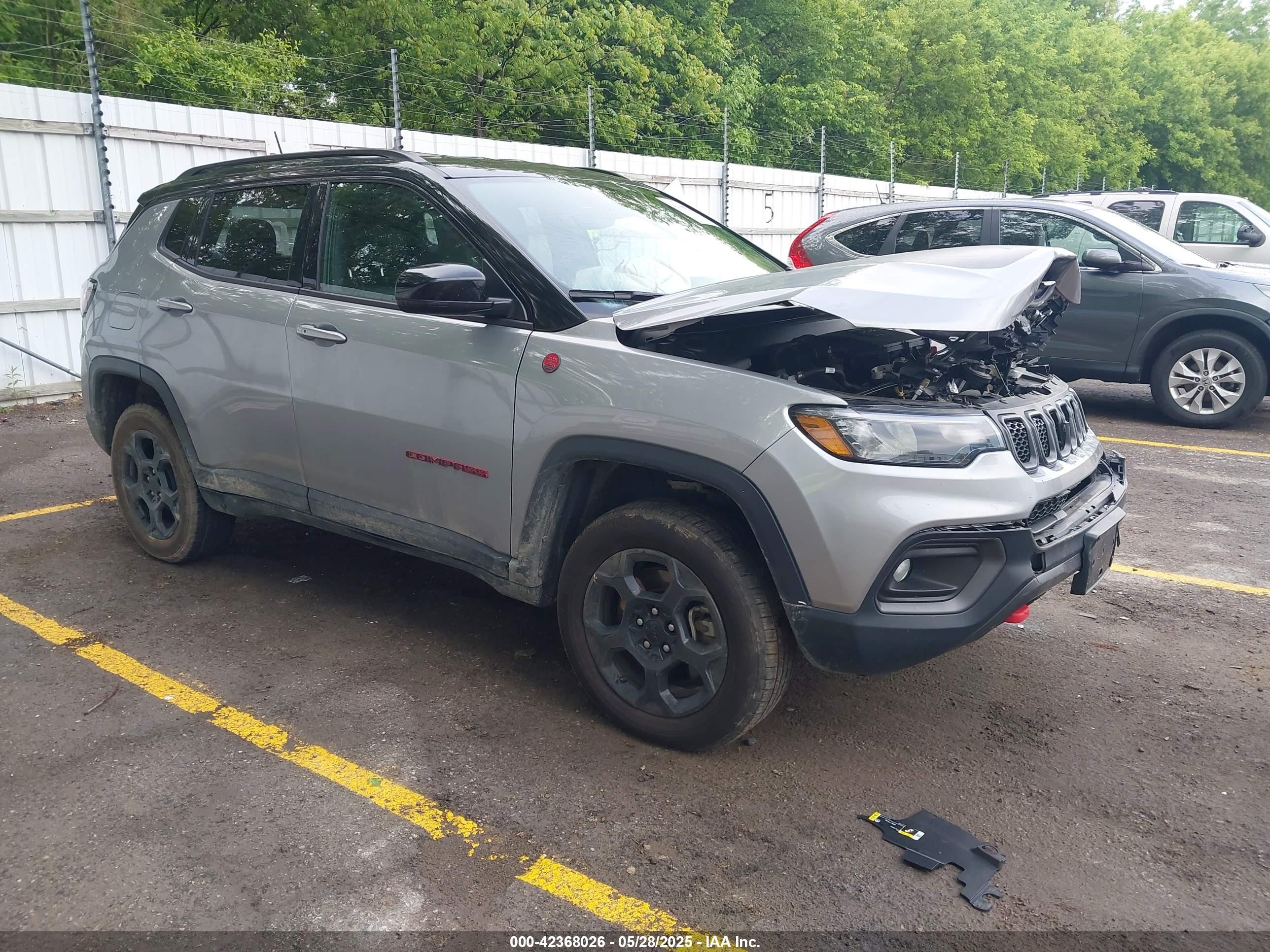 2023 Jeep Compass Trailhawk, VIN 3C4NJDDN8PT524820 — Front end