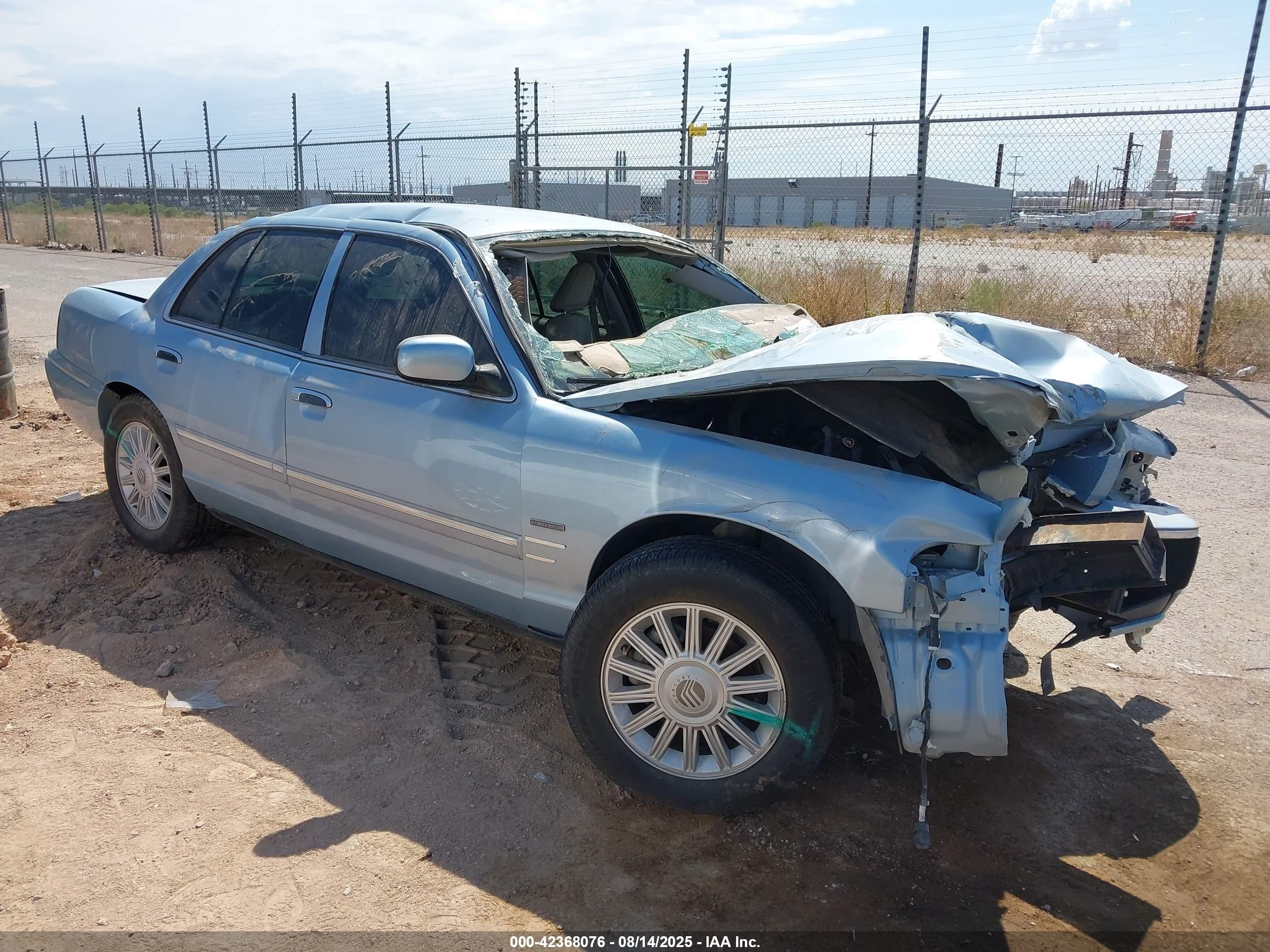 2010 Mercury Grand Marquis LS, VIN 2MEBM7FV9AX624969 — Front end