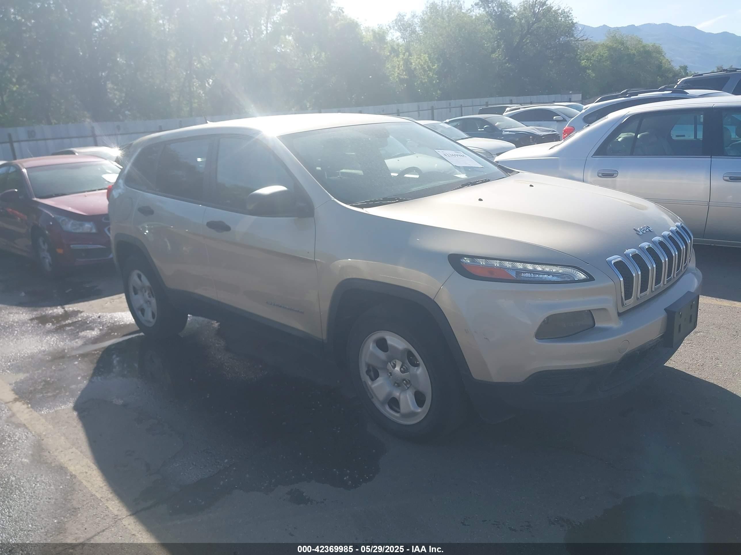 2015 Jeep Cherokee Sport, VIN 1C4PJMAB9FW520075 — По всему кузову