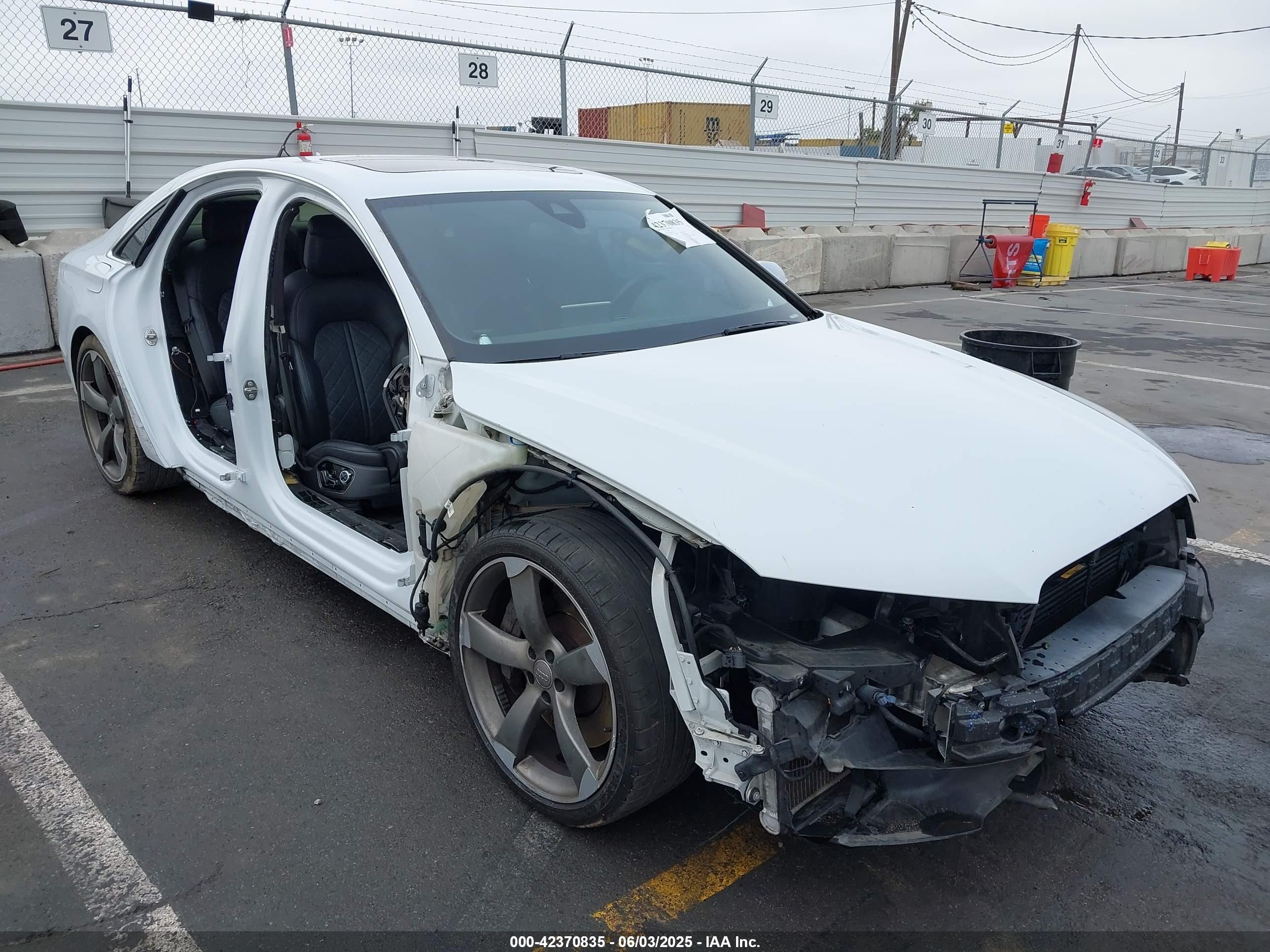 2014 Audi S8, VIN WAUD2AFD5EN003205 — Side