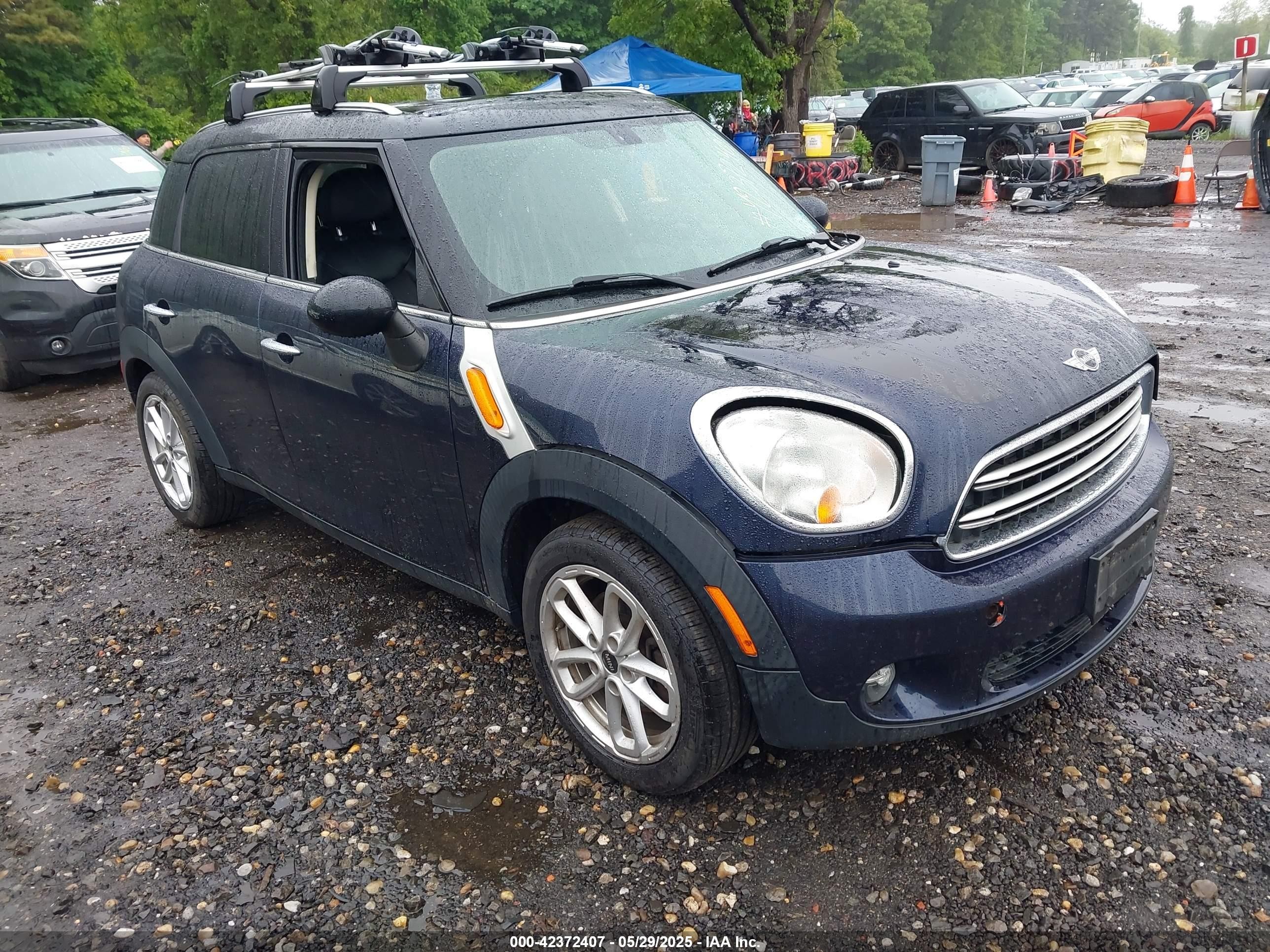 2015 MINI Countryman, VIN WMWZB3C59FWR43890 — Normal wear
