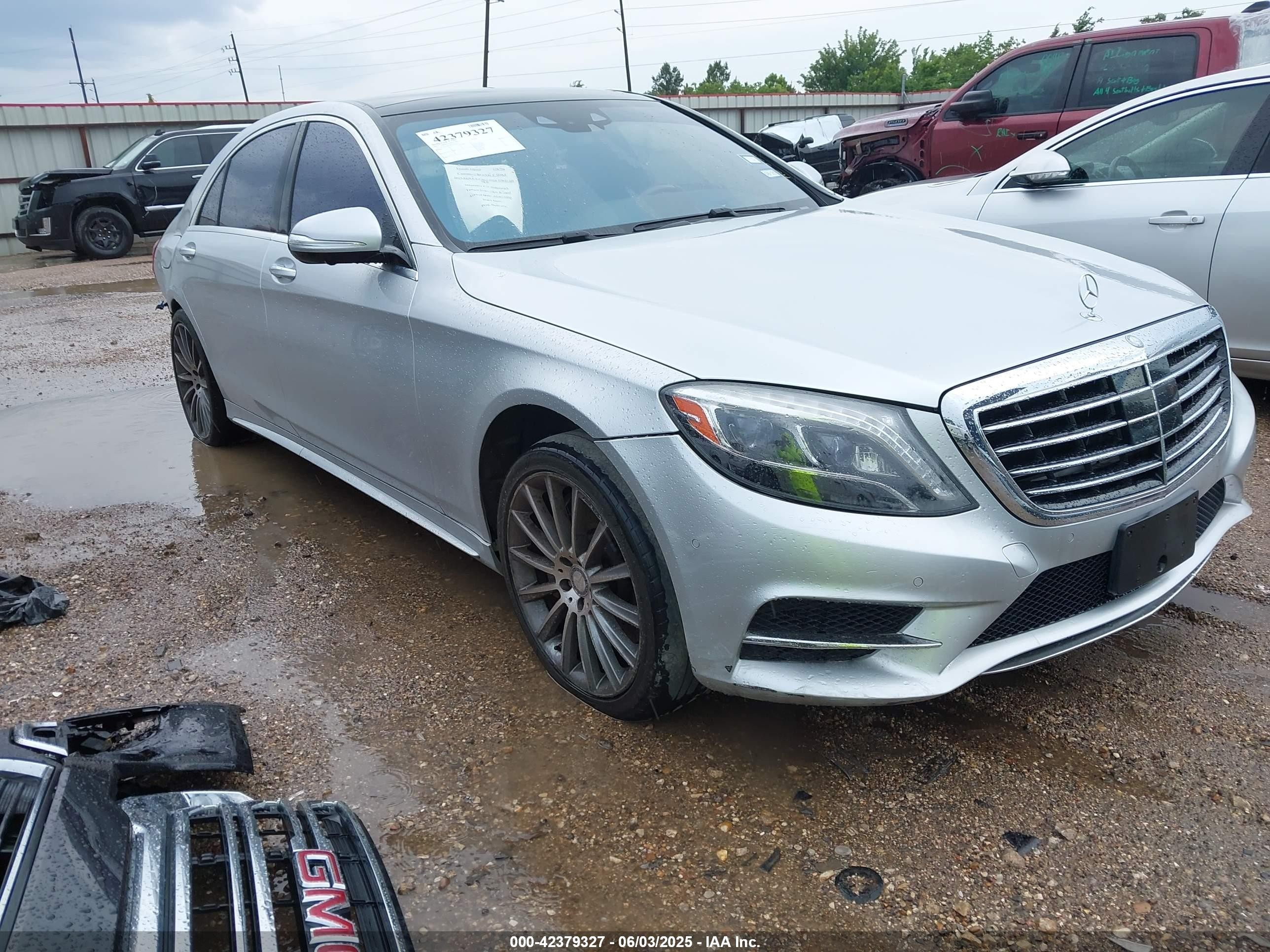 2015 Mercedes-Benz S 550, VIN WDDUG8CB0FA203021 — Rear end