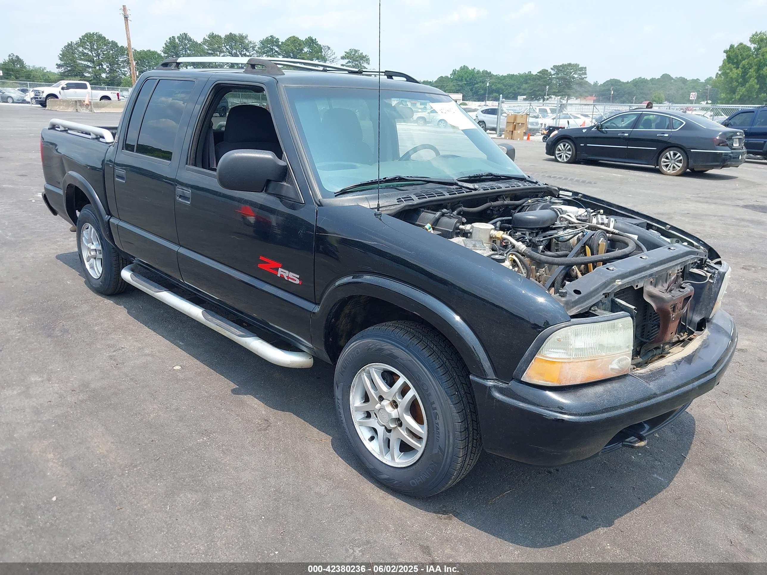 2004 GMC Sonoma SLS, VIN 1GTDT13X54K128588 — Перед