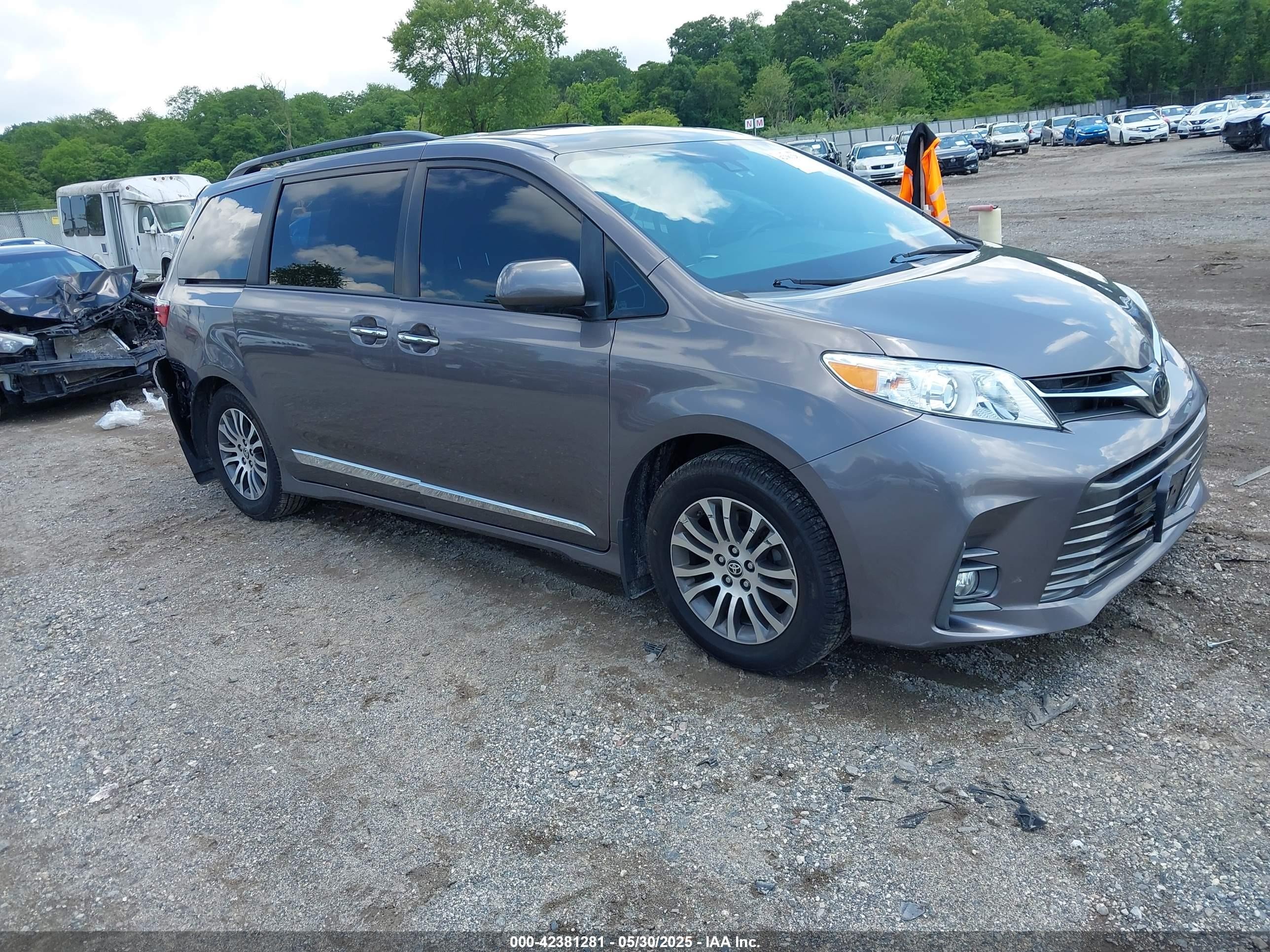 2020 Toyota Sienna XLE Auto Access Seat, VIN 5TDYZ3DC5LS058623 — Rear end