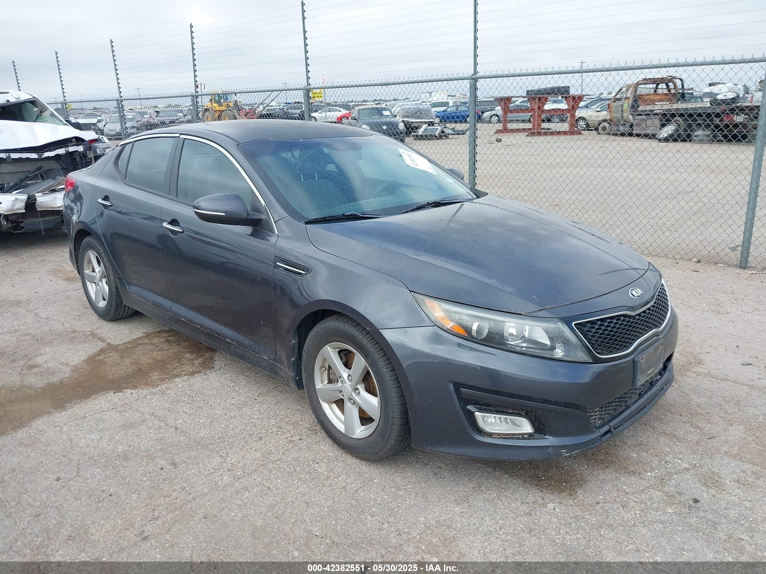 2015 Kia Optima LX, VIN 5XXGM4A70FG441575 — Front end