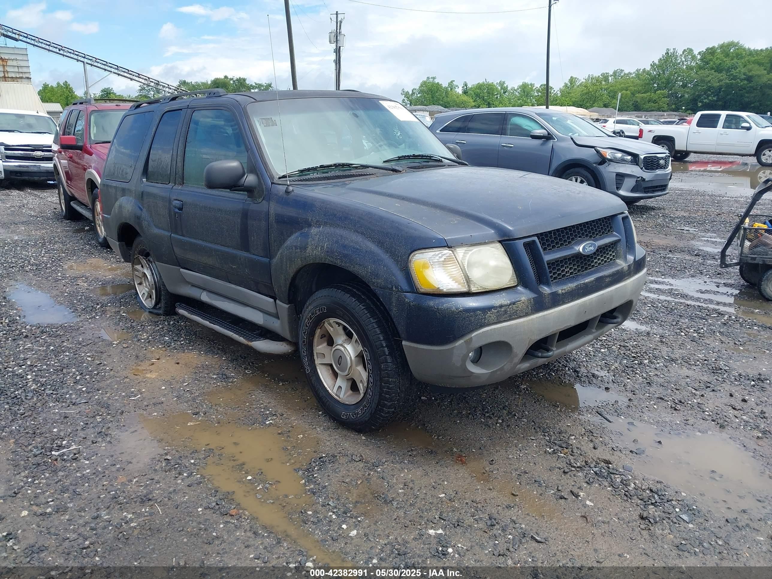 2003 Ford Explorer Sport XLS, VIN 1FMZU70EX3UB79981 — Side