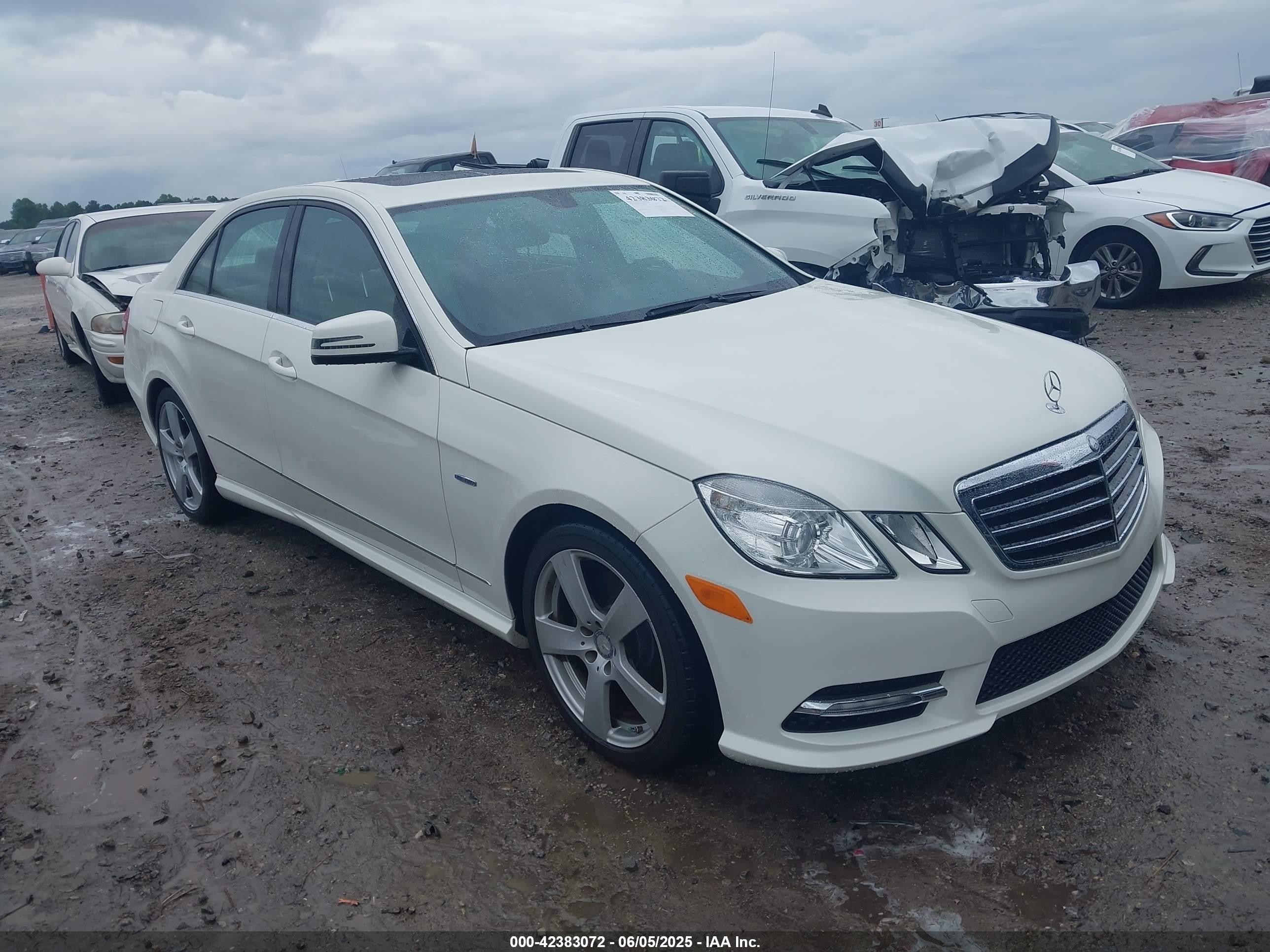 2012 Mercedes-Benz E 350 Luxury, VIN WDDHF8JB8CA569070 — Rear end