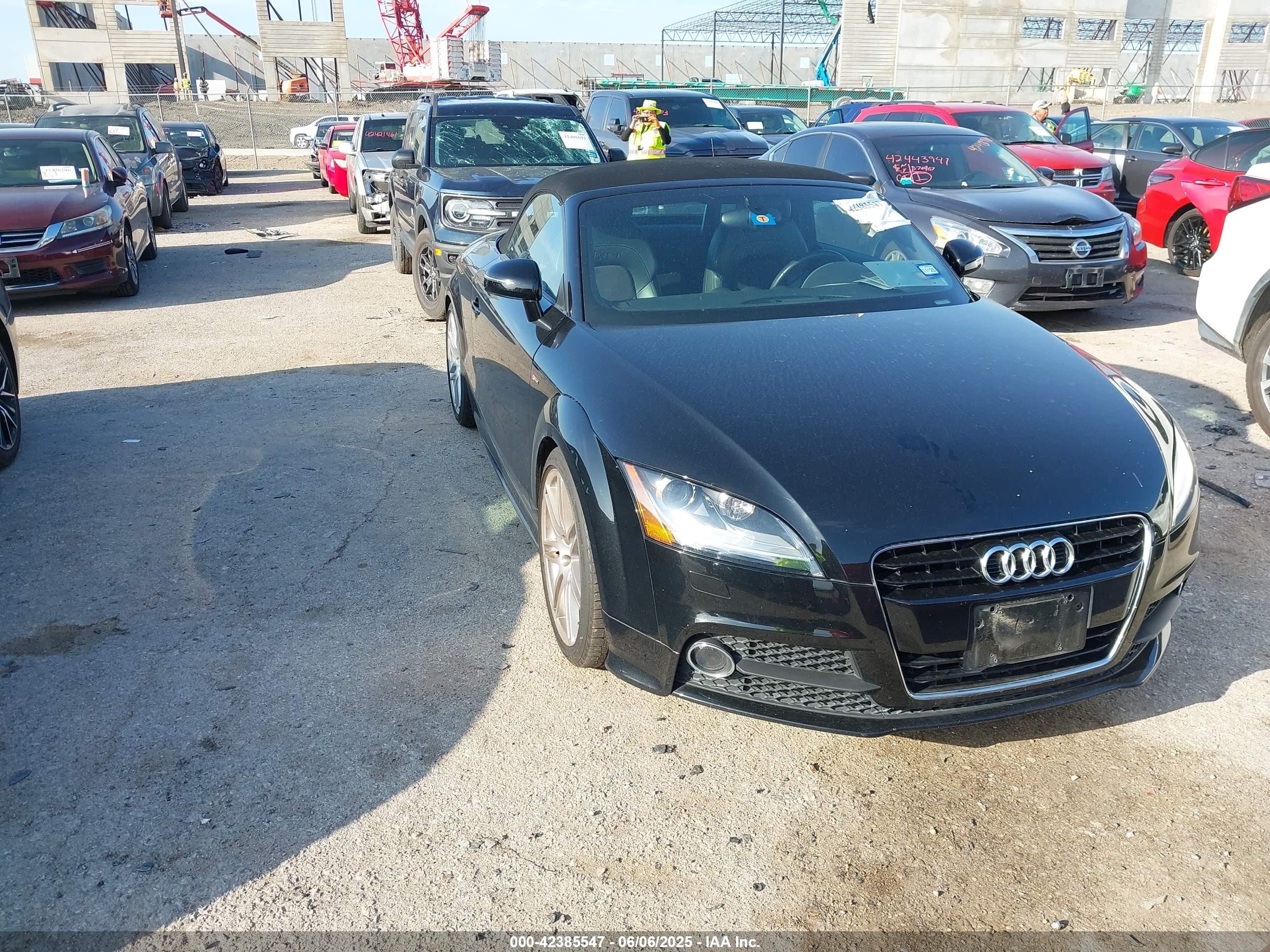 2011 Audi TT, VIN TRU4FAFK1B1019934 — Днище