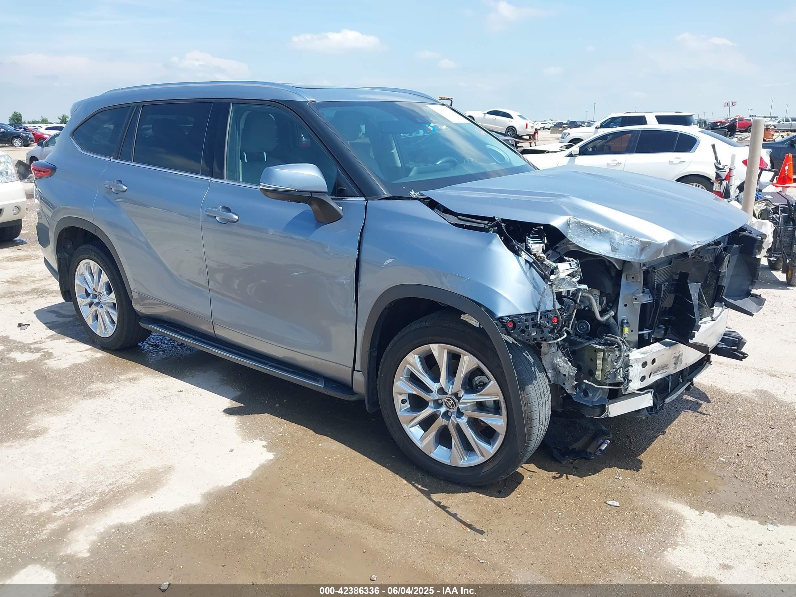 2020 Toyota Highlander Limited, VIN 5TDYZRAH4LS030122 — Front end