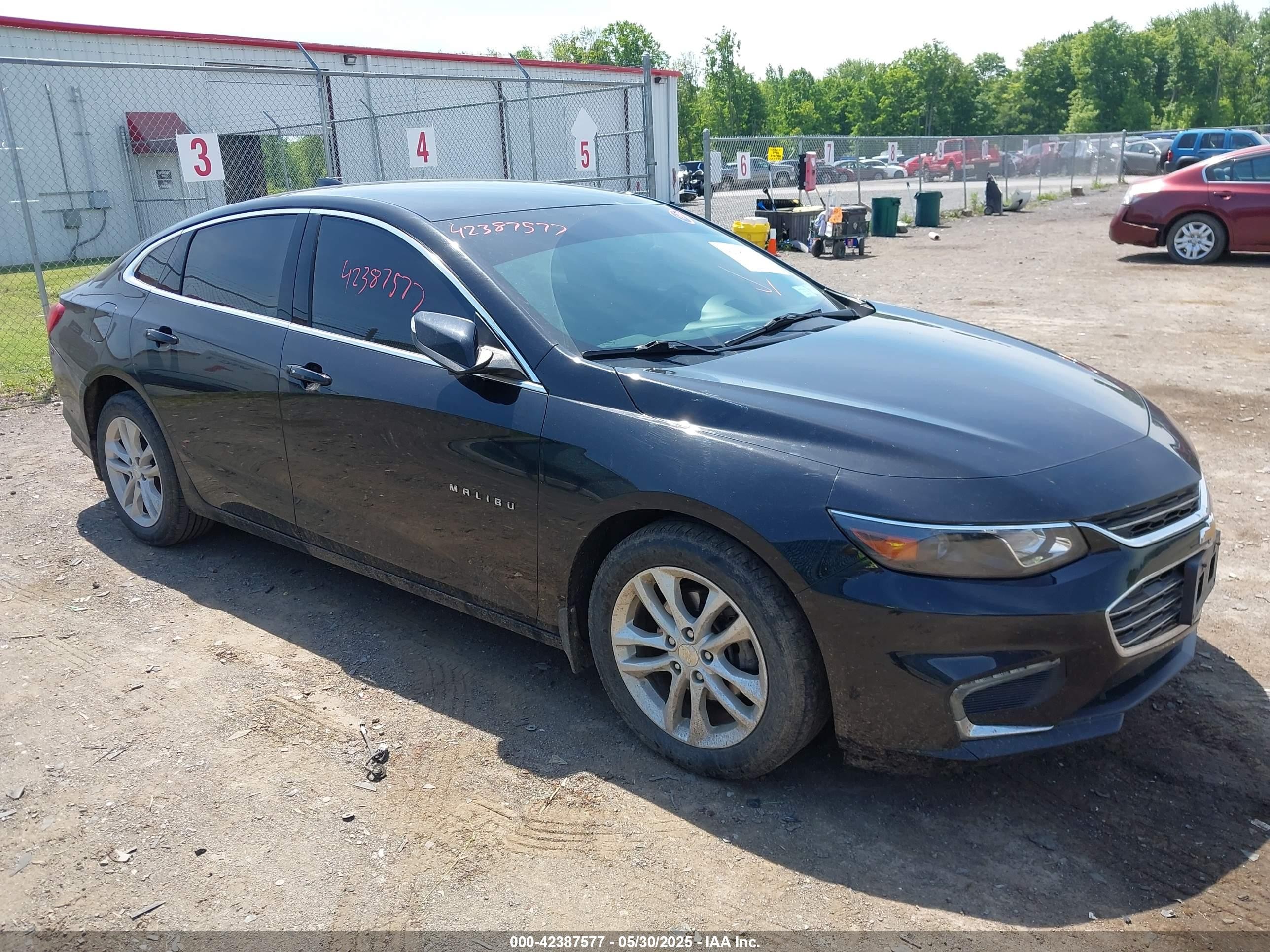 2017 Chevrolet Malibu LT, VIN 1G1ZE5ST5HF123517 — Rear end