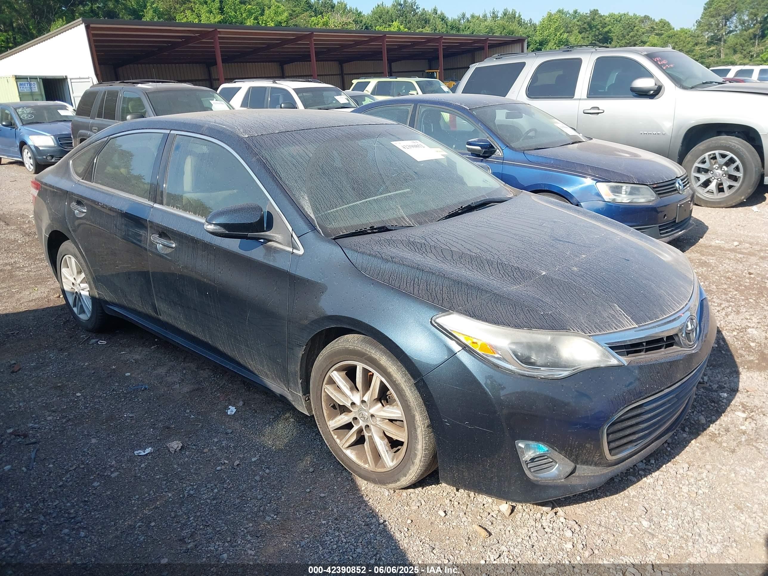 2015 Toyota Avalon Limited, VIN 4T1BK1EB9FU168185 — Normal wear