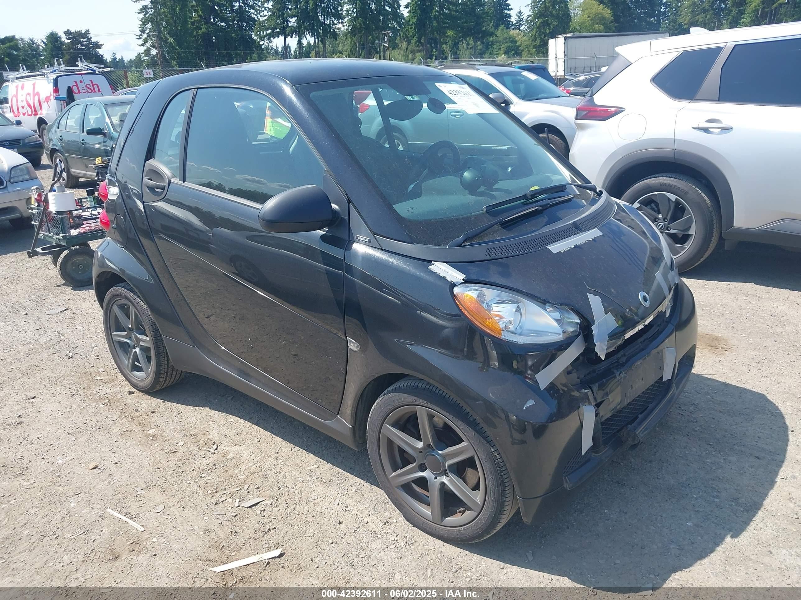 2012 Smart fortwo Pure, VIN WMEEJ3BAXCK526477 — Front end