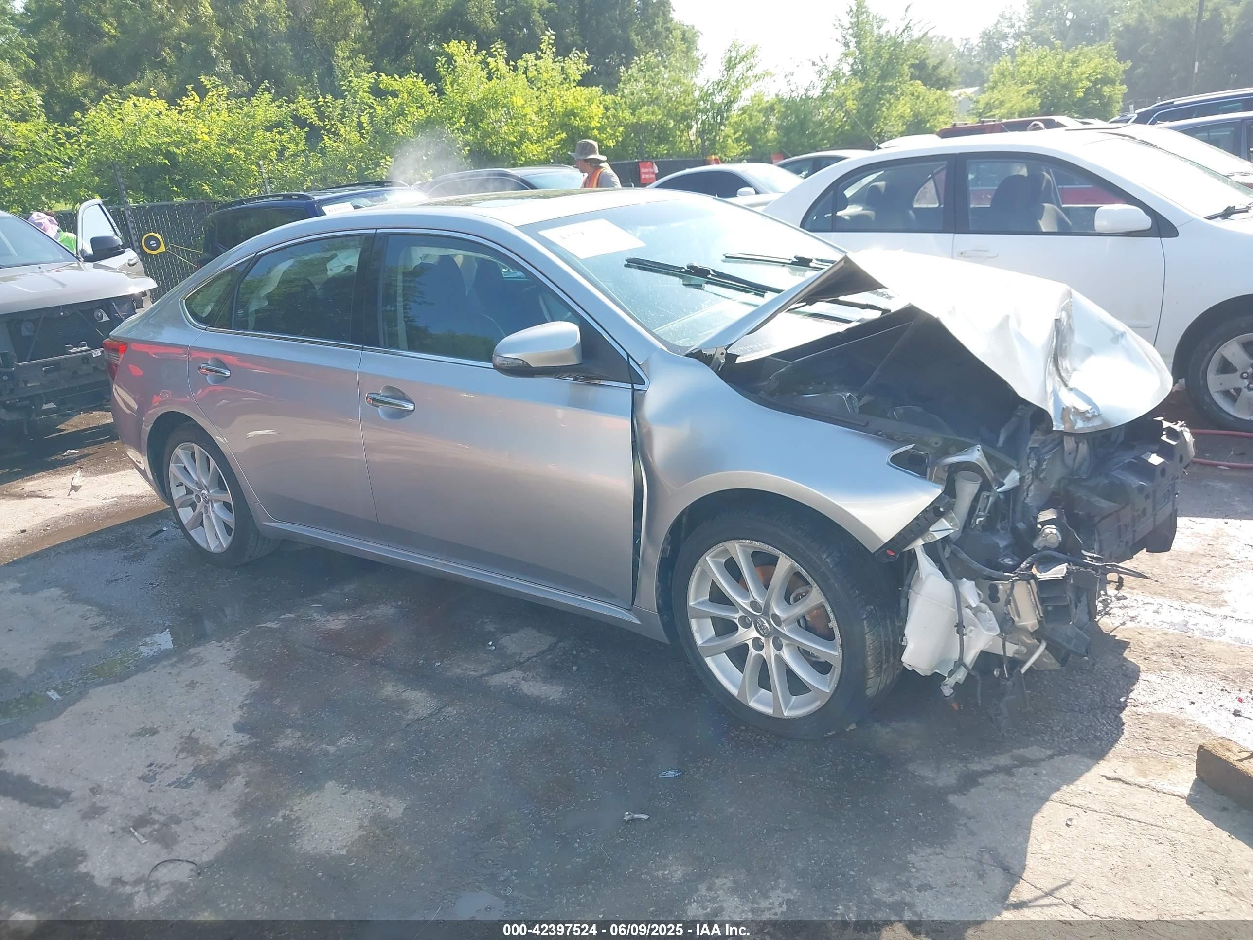 2015 Toyota Avalon Limited, VIN 4T1BK1EB4FU147793 — Front end
