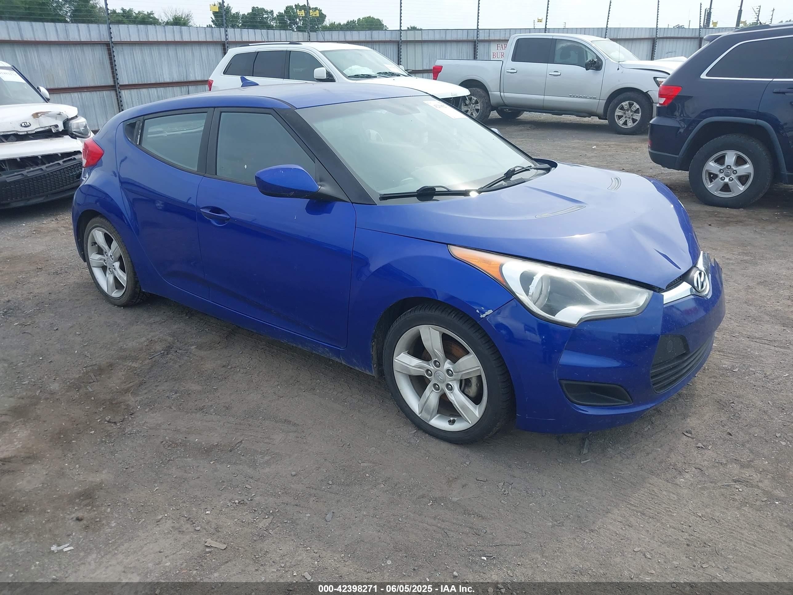 2013 Hyundai Veloster RE:MIX, VIN KMHTC6AD2DU107392 — Front end