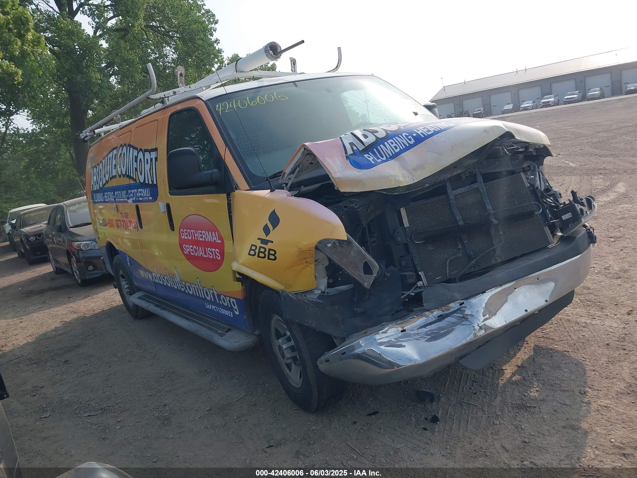 2015 GMC Savana Cargo, VIN 1GTW7FCF1F1908288 — Front end