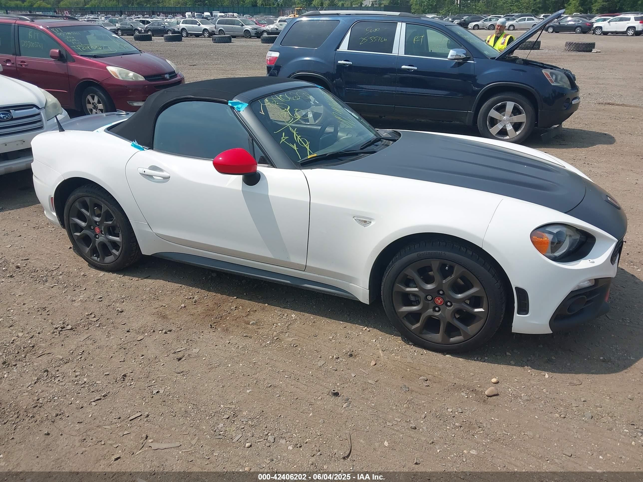 2019 FIAT 124 Spider Lusso, VIN JC1NFAEK8K0141936 — All over