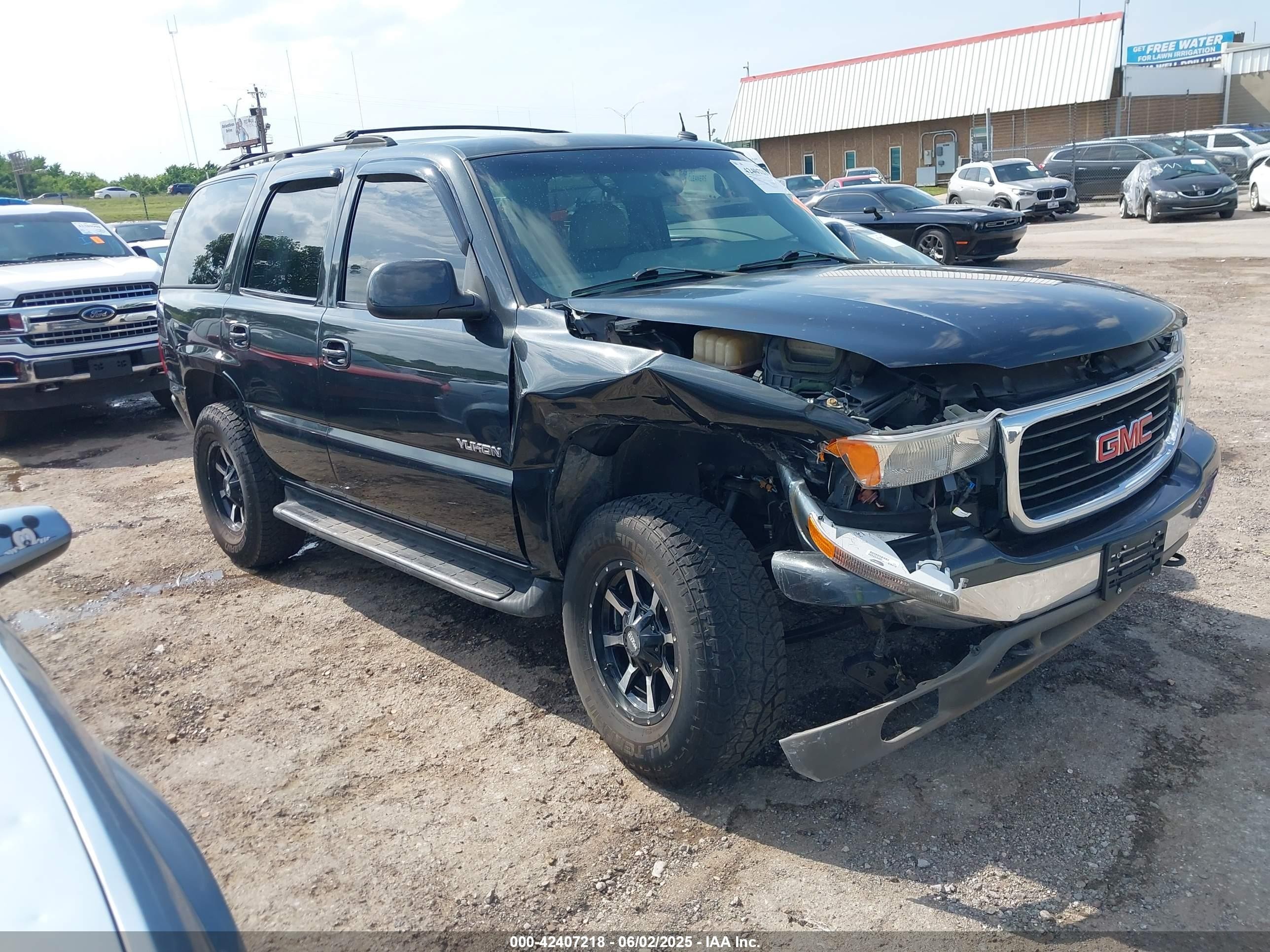 2002 GMC Yukon SLT, VIN 1GKEK13Z92R290242 — Front end