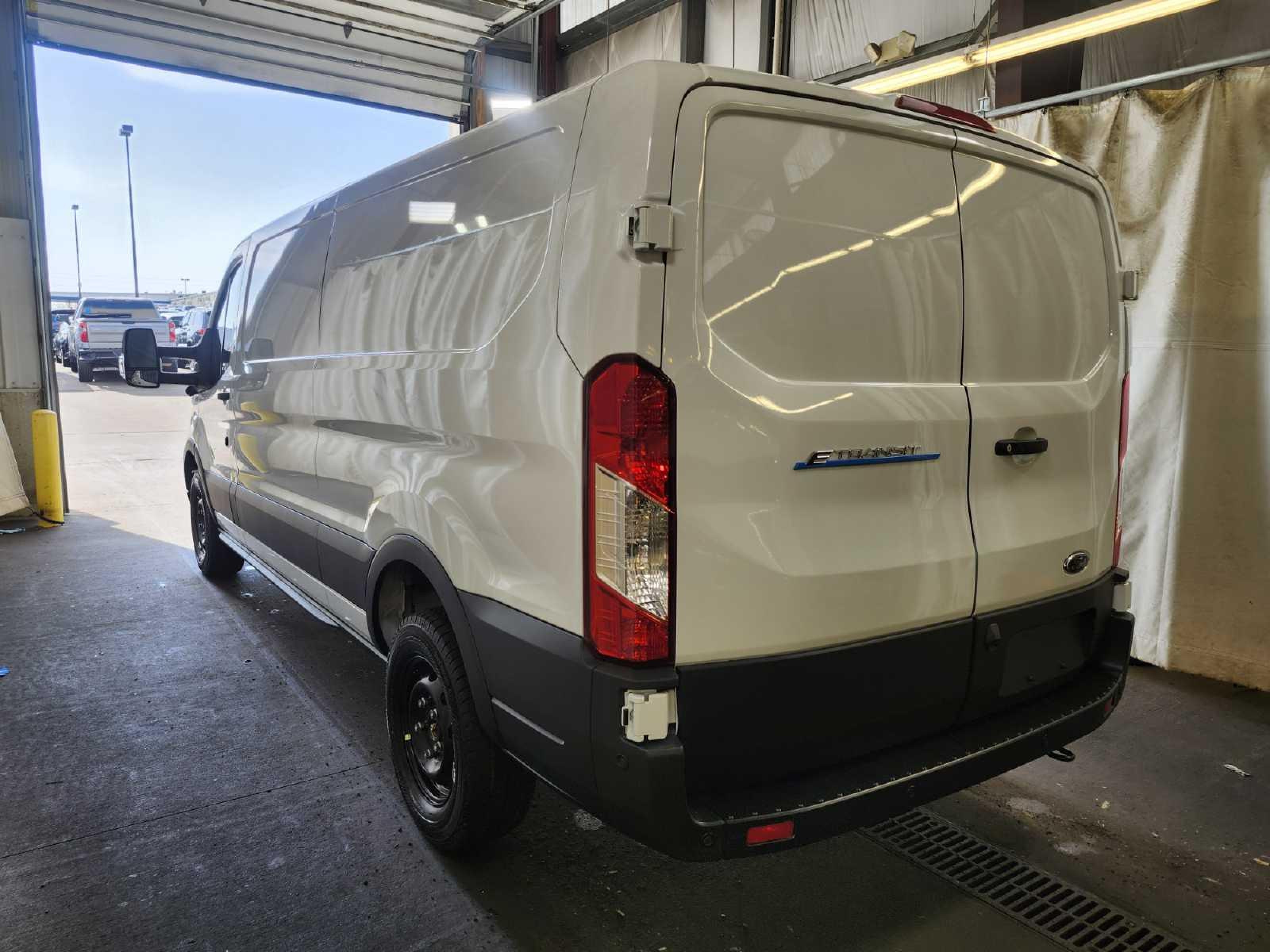 2025 Ford E-Transit, VIN 1FTBW1YM5SKA13046 — Normal wear
