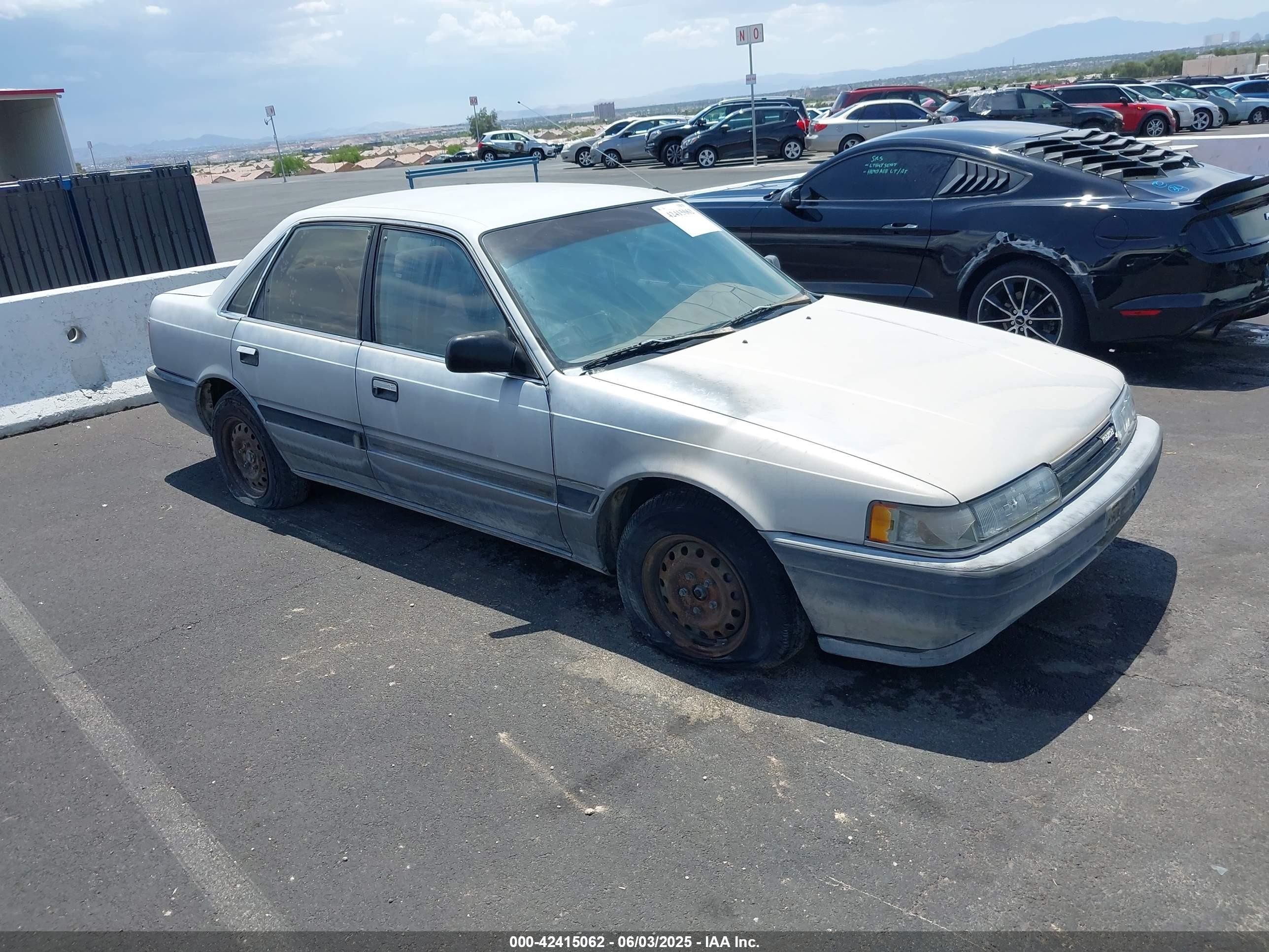 1988 Mazda 626, VIN JM1GD2221J1550574 — Front end