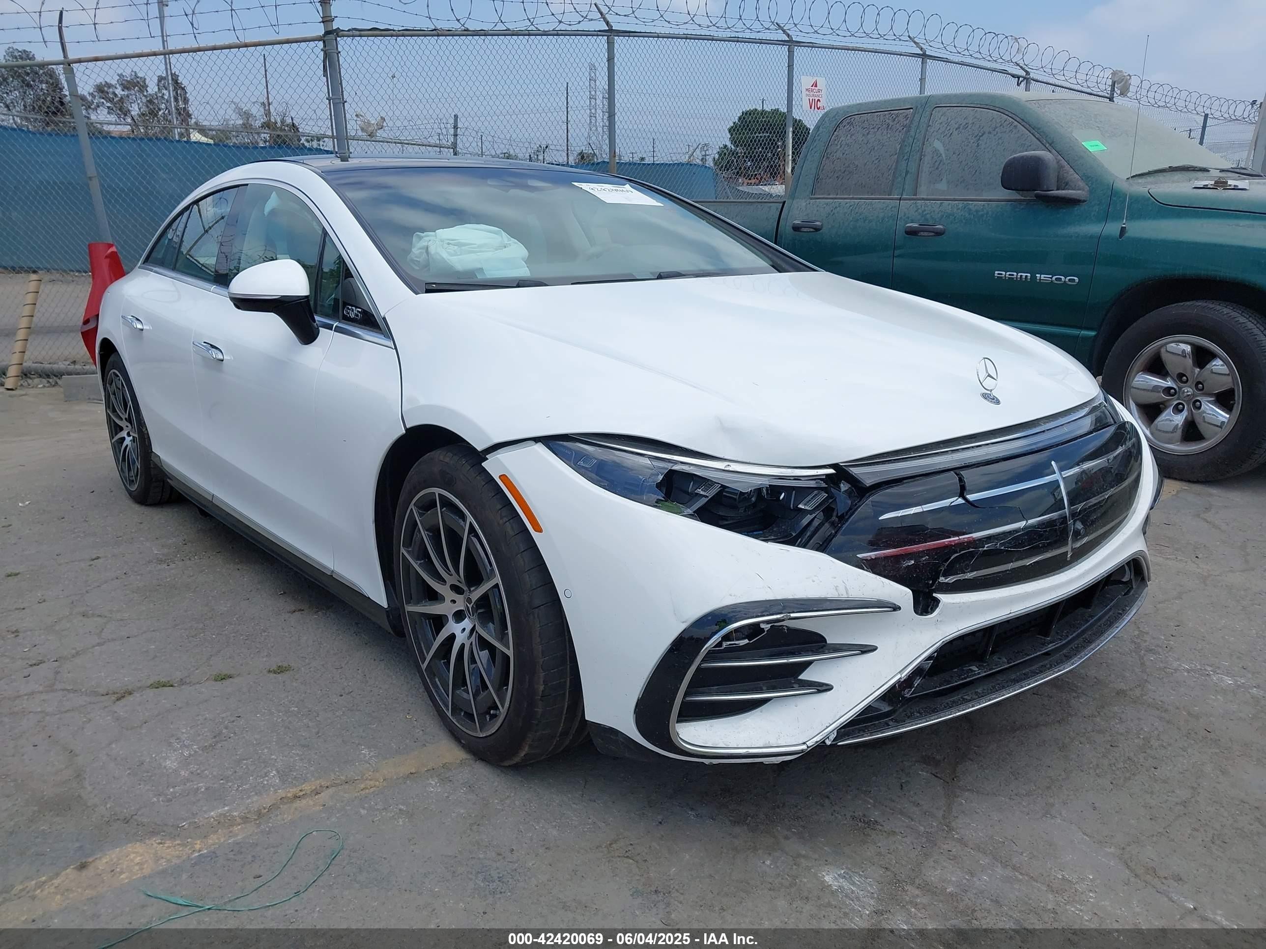 2025 Mercedes-Benz EQS 450+, VIN W1KCG2DB2SA050241 — Front end
