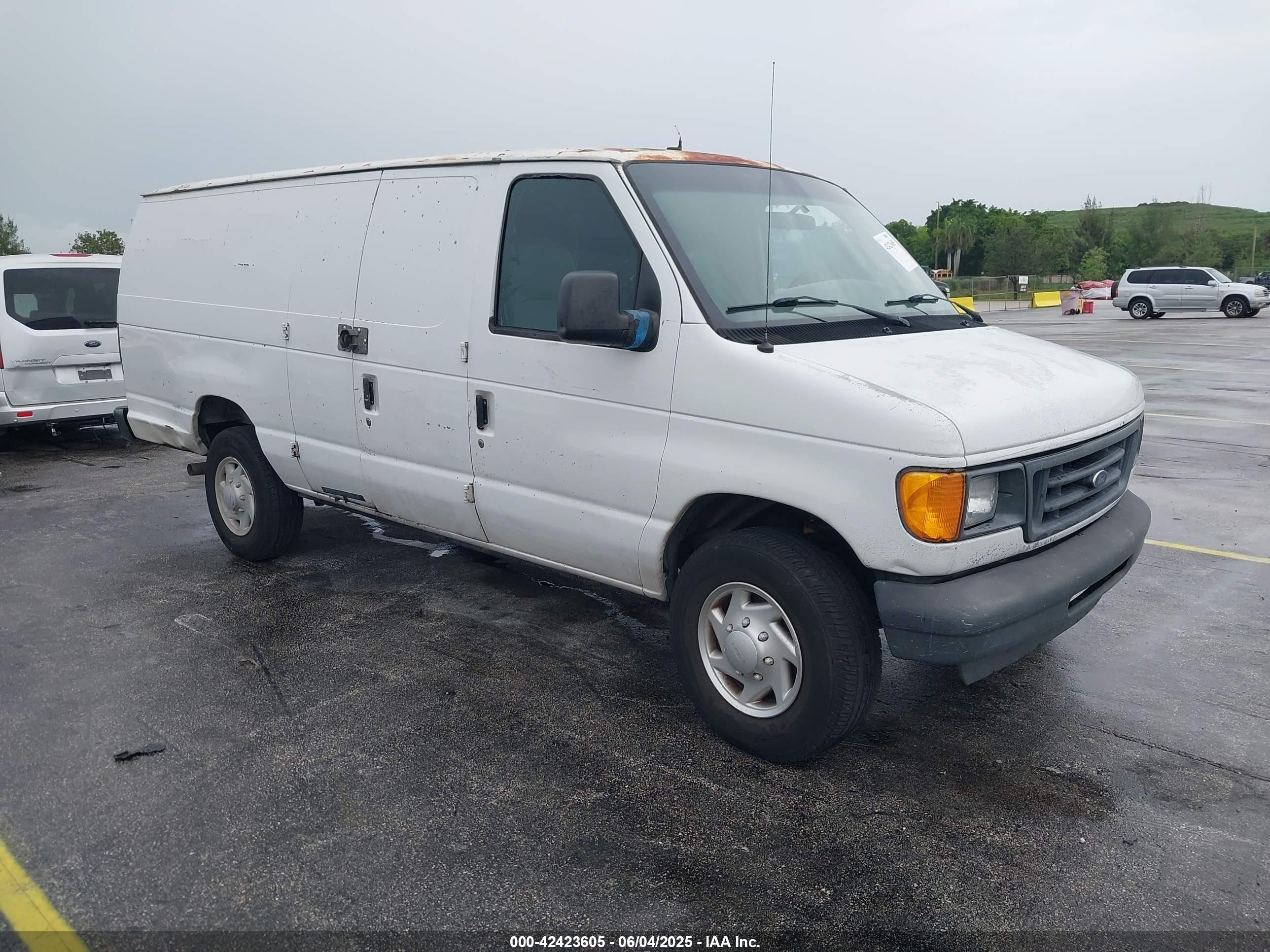 2006 Ford E-350, VIN 1FTSS34S86HA75233 — Бок