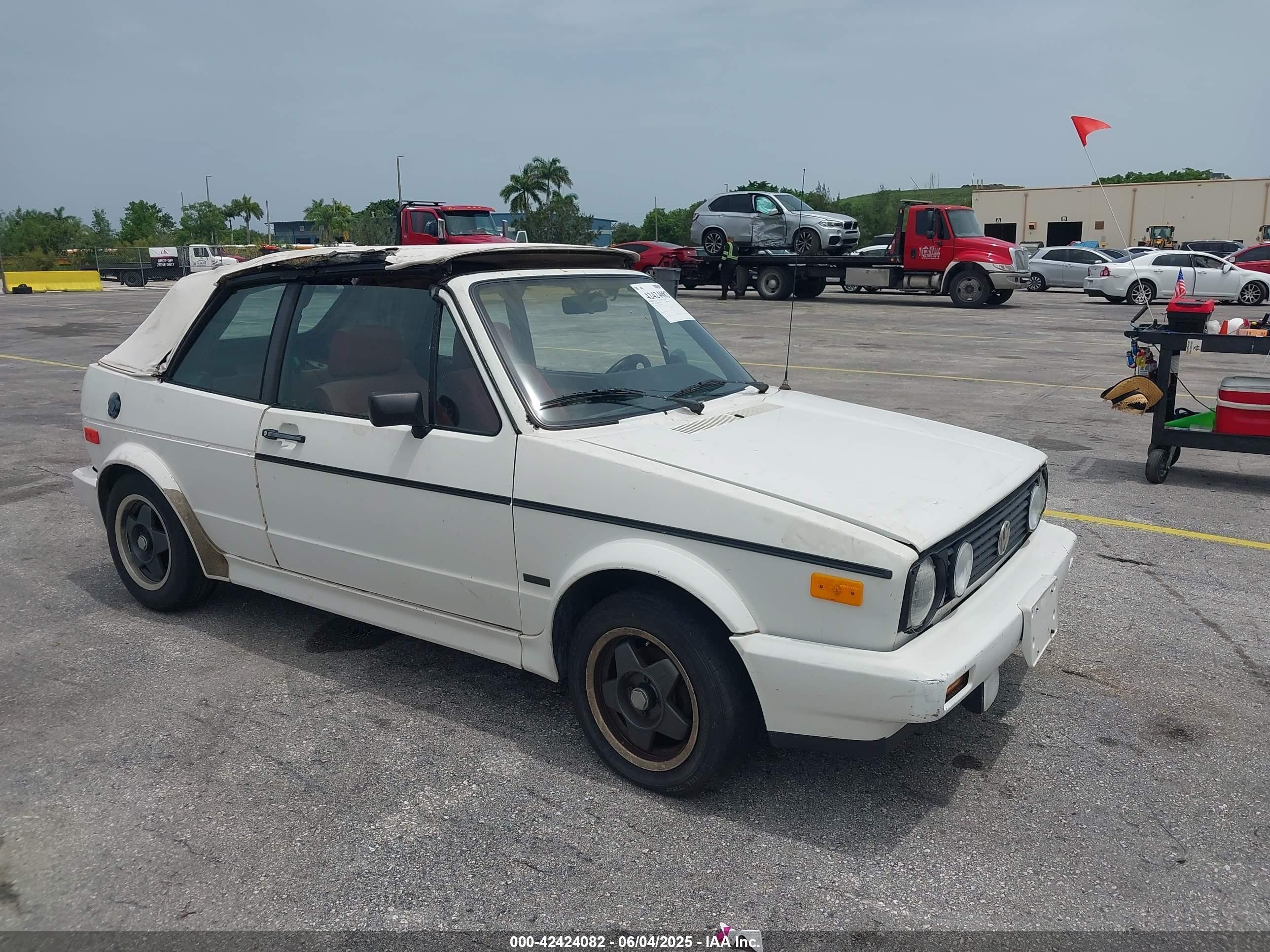 1990 Volkswagen Cabriolet, VIN WVWCB5150LK012219 — Крыша