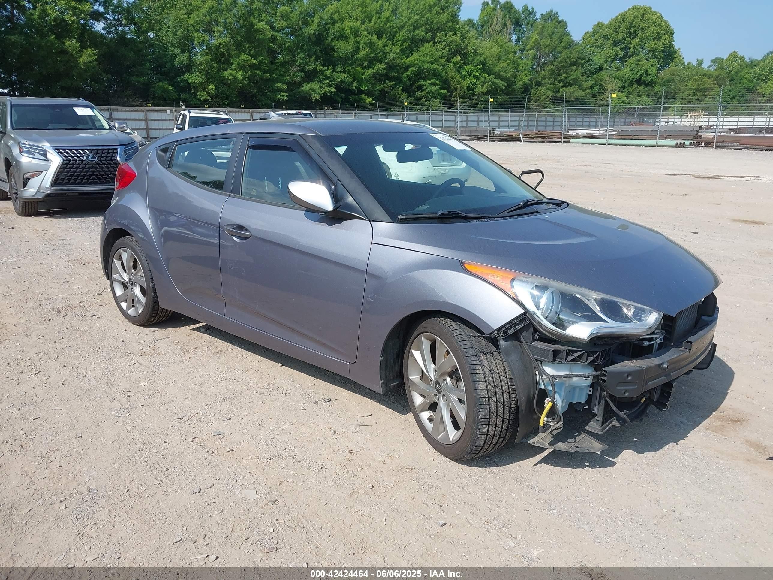 2016 Hyundai Veloster, VIN KMHTC6AD9GU284901 — Front end