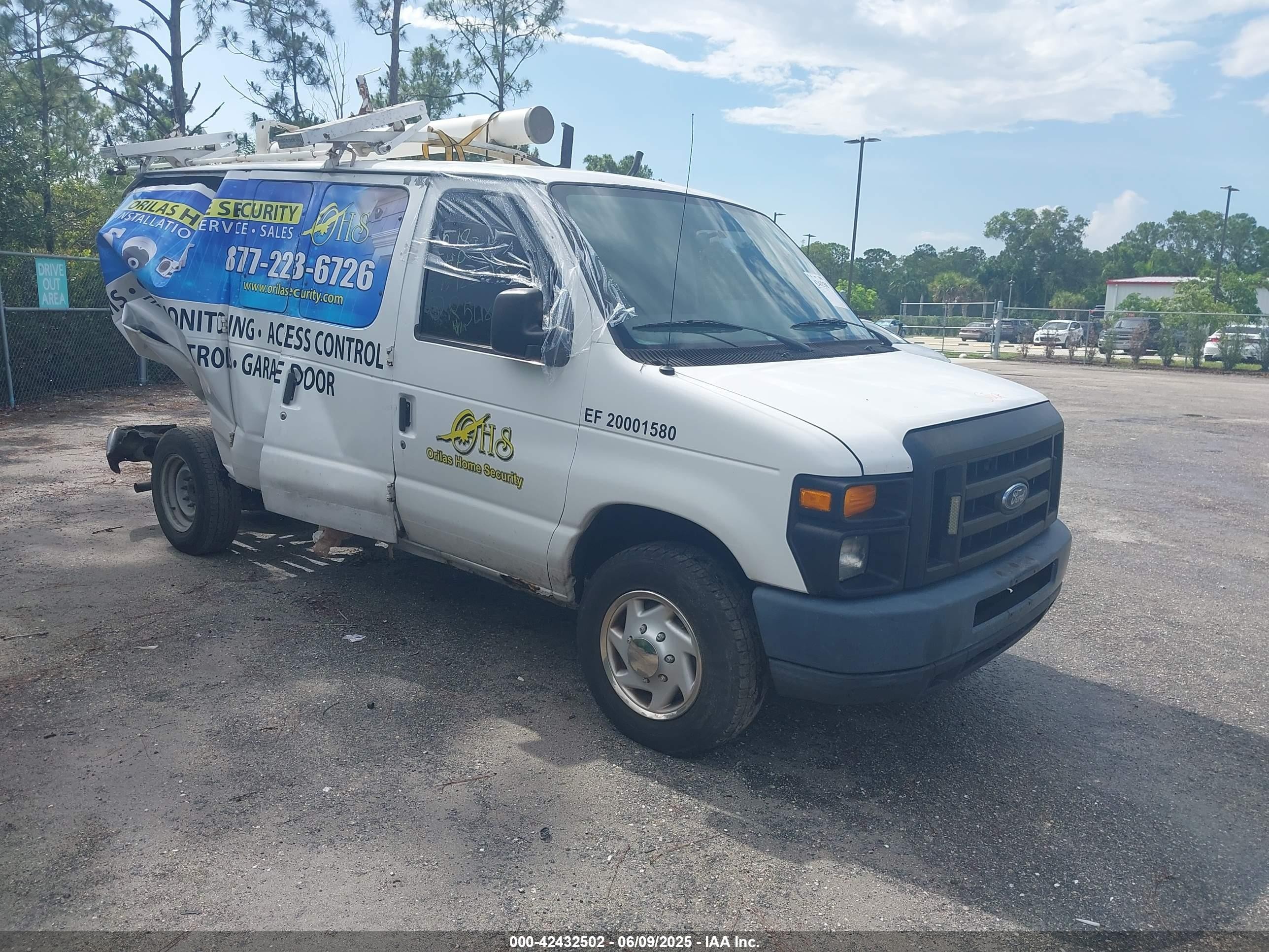 2011 Ford Econoline Cargo Commercial, VIN 1FTNE1EW0BDB35484 — Rear end
