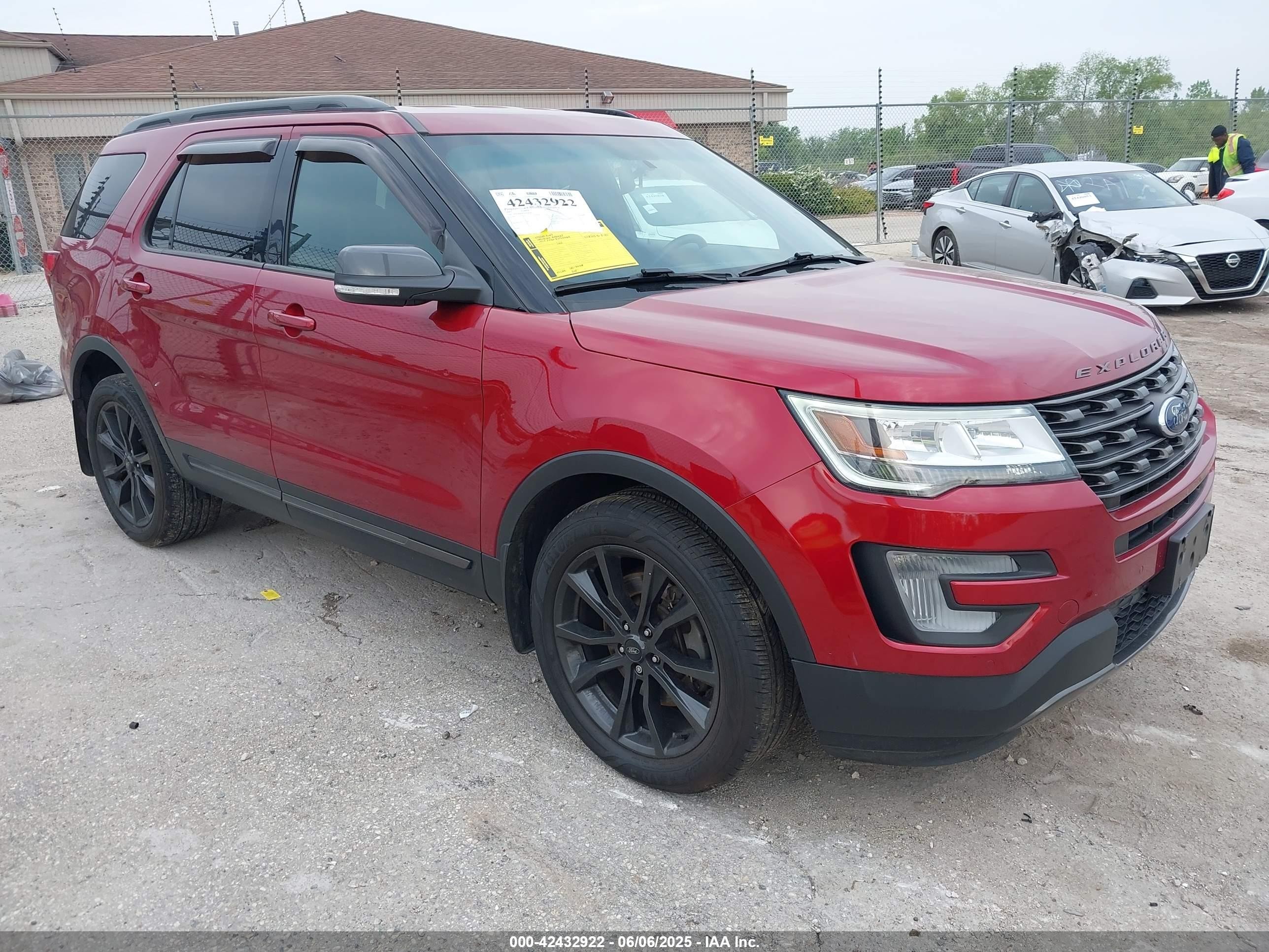 2017 Ford Explorer XLT, VIN 1FM5K8D87HGD45832 — Rear end