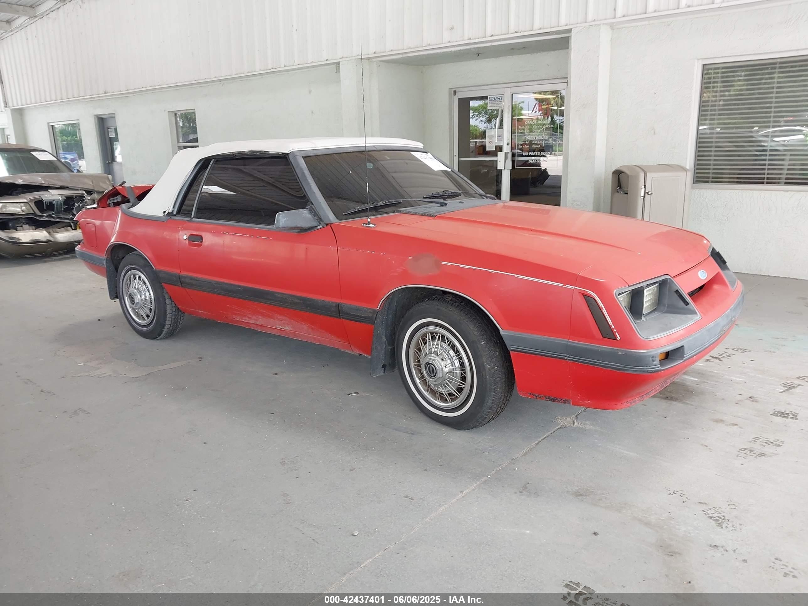 1986 Ford Mustang GLX, VIN 1FABP2738GF131495 — Rear end