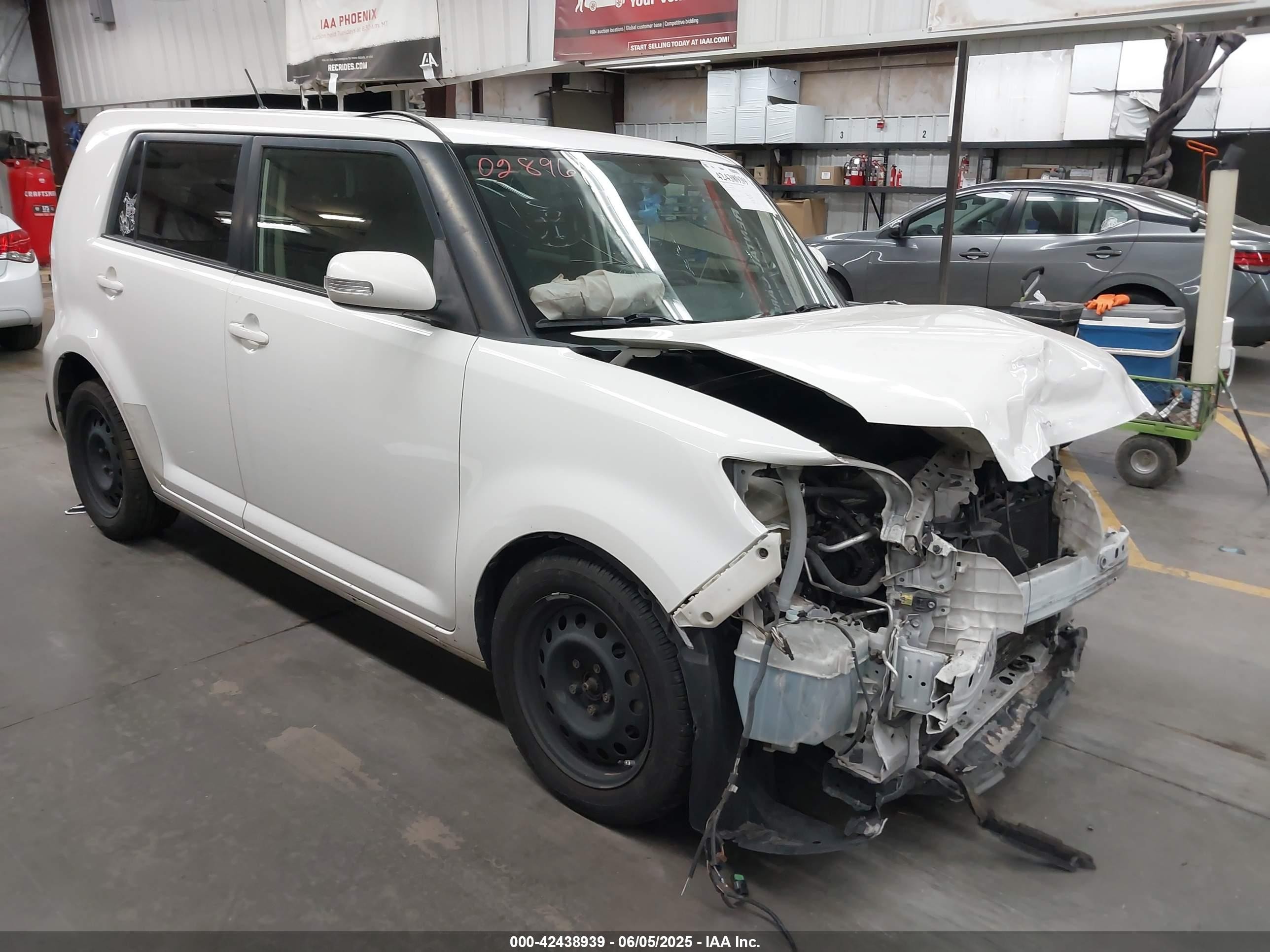 2012 Scion xB, VIN JTLZE4FEXCJ028961 — Front end