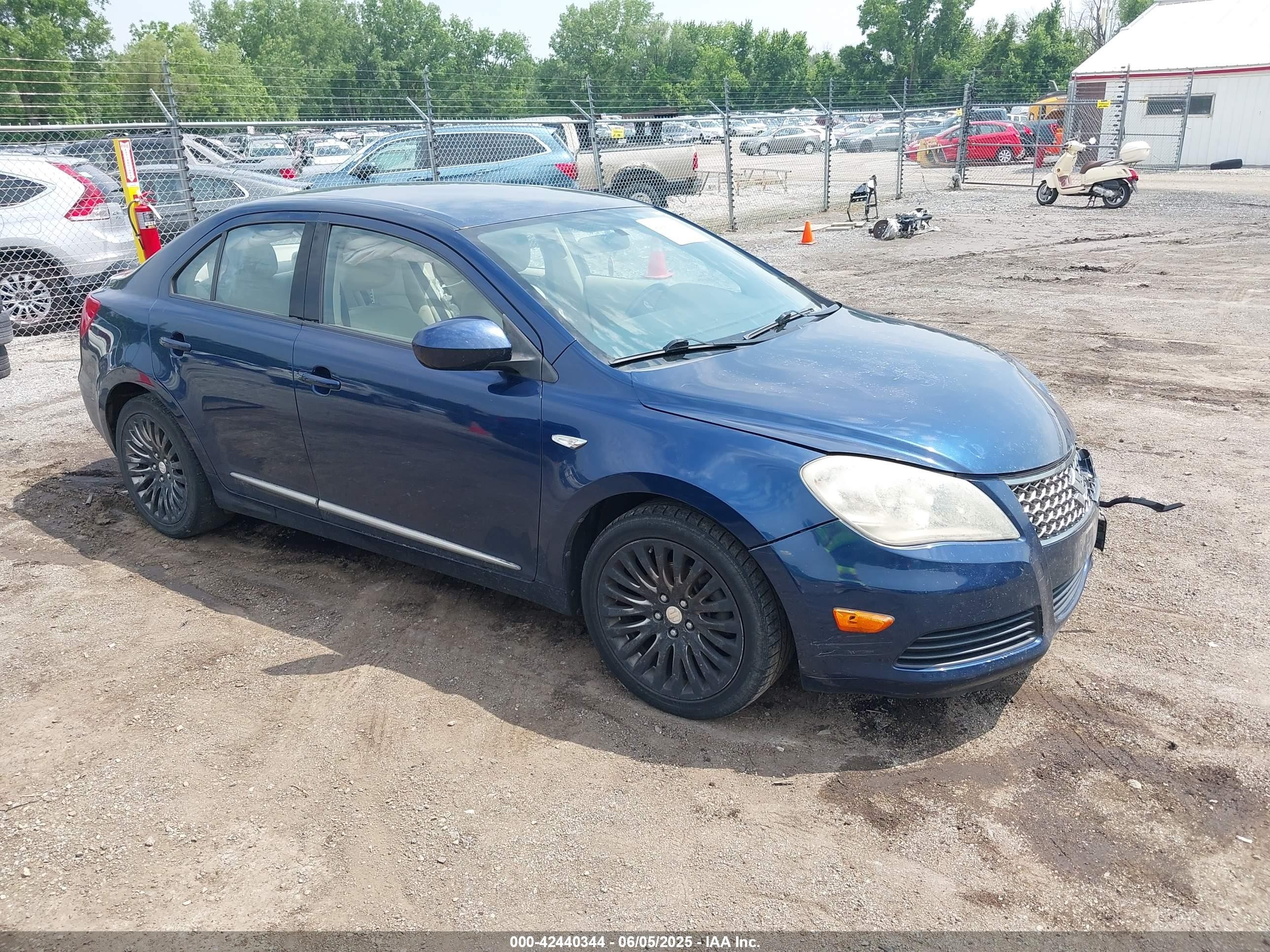 2012 Suzuki Kizashi SE, VIN JS2RE9A30C6101536 — Front end