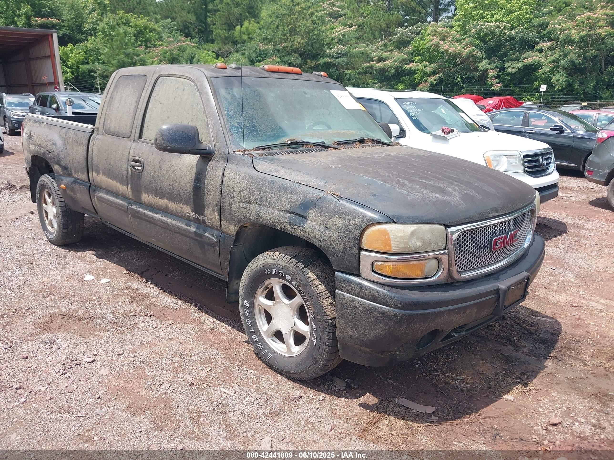 2003 GMC Sierra Denali, VIN 2GTFK69U931306619 — Normal wear