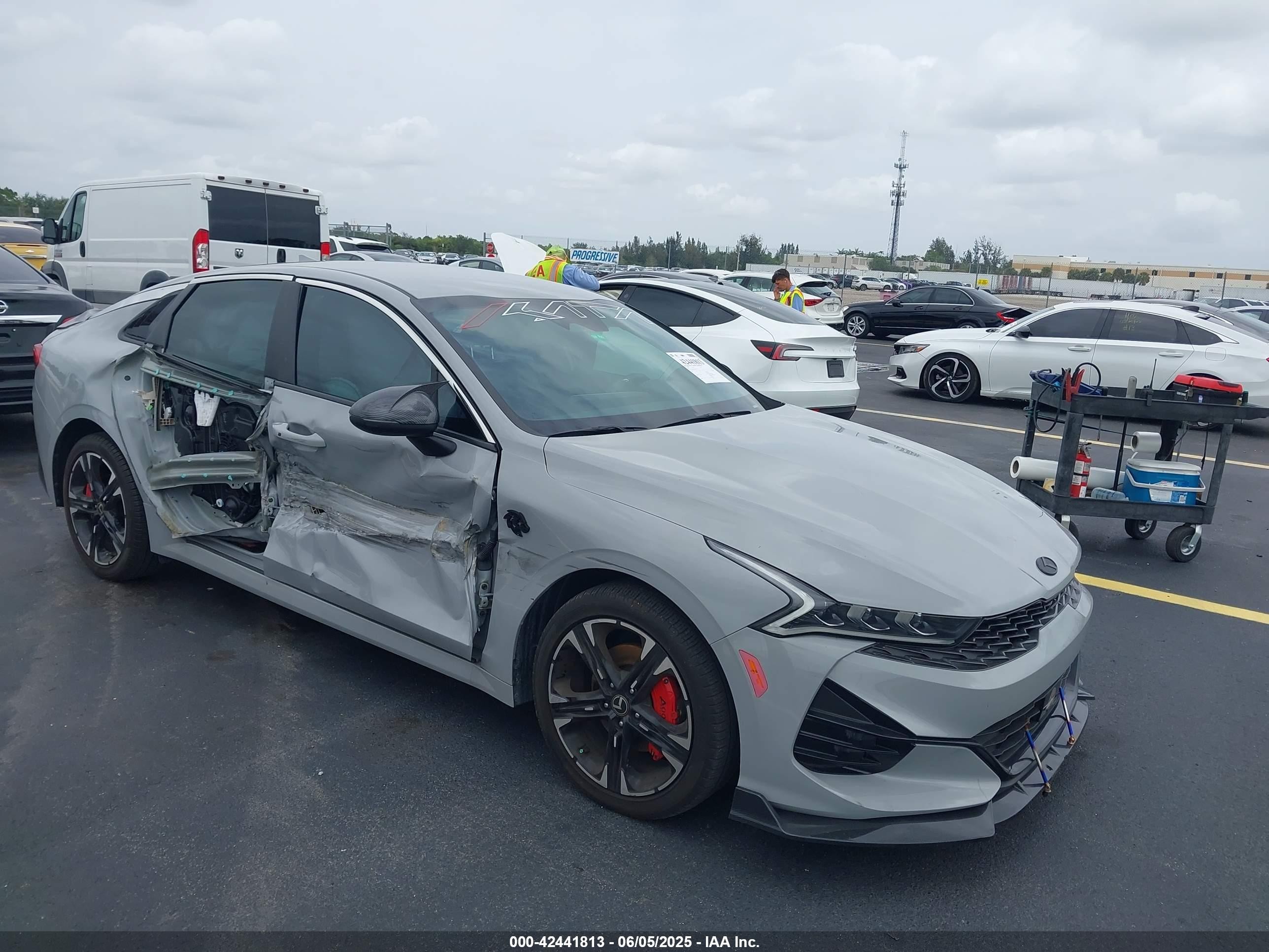 2024 Kia K5 GT-Line, VIN 5XXG64J25RG254240 — Side