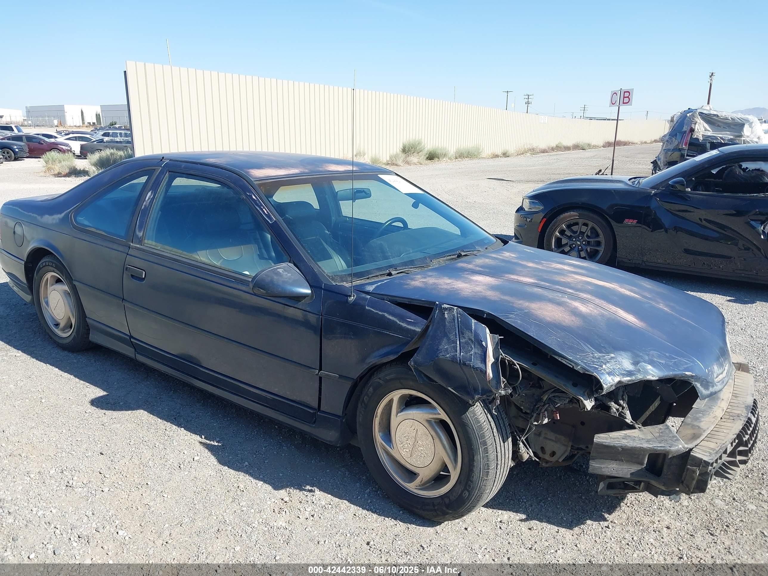 1989 Ford Thunderbird, VIN 1FAPP64R1KH177642 — Front end