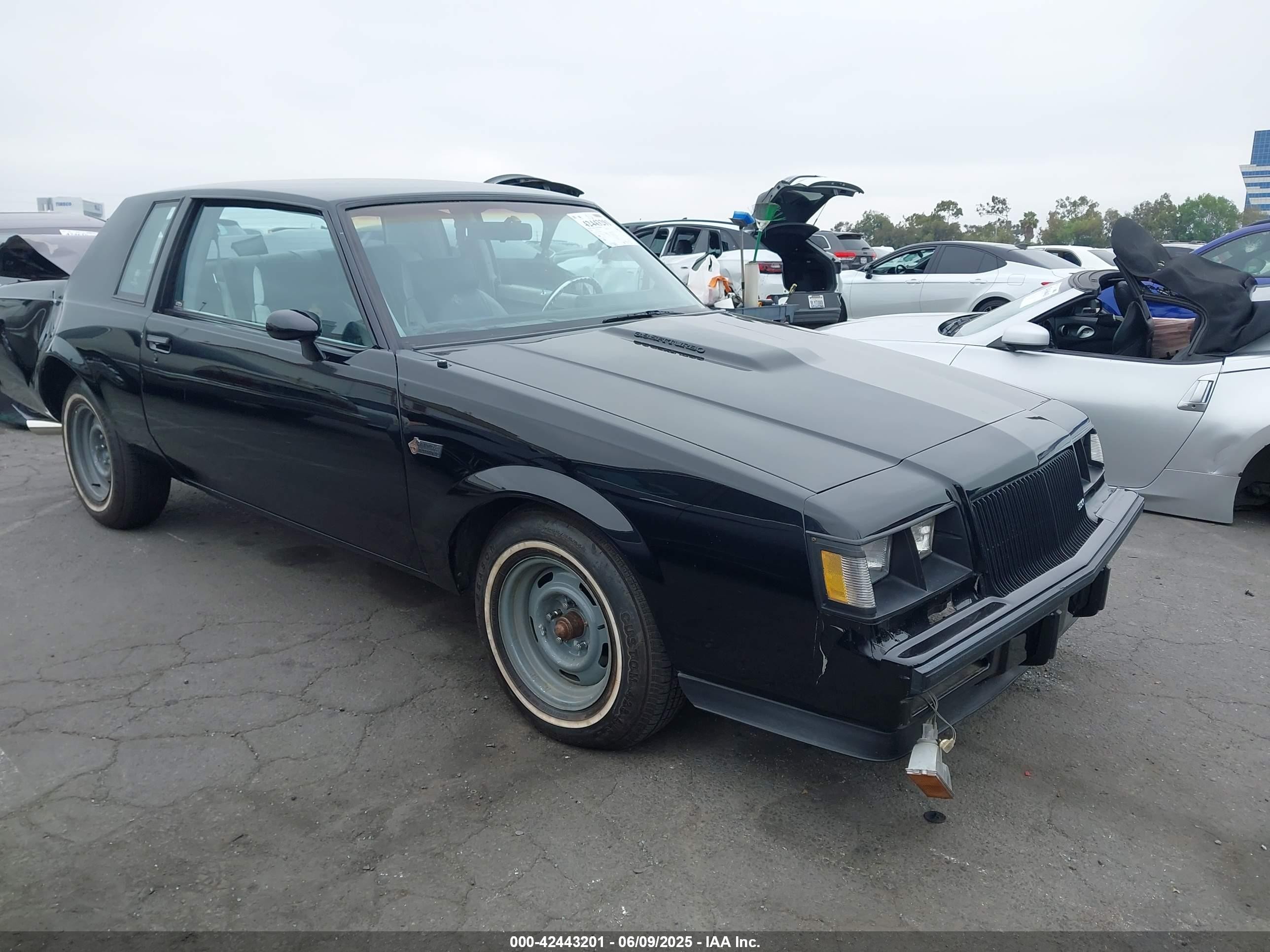 1984 Buick Regal, VIN 1G4AK4790EH574001 — Зад