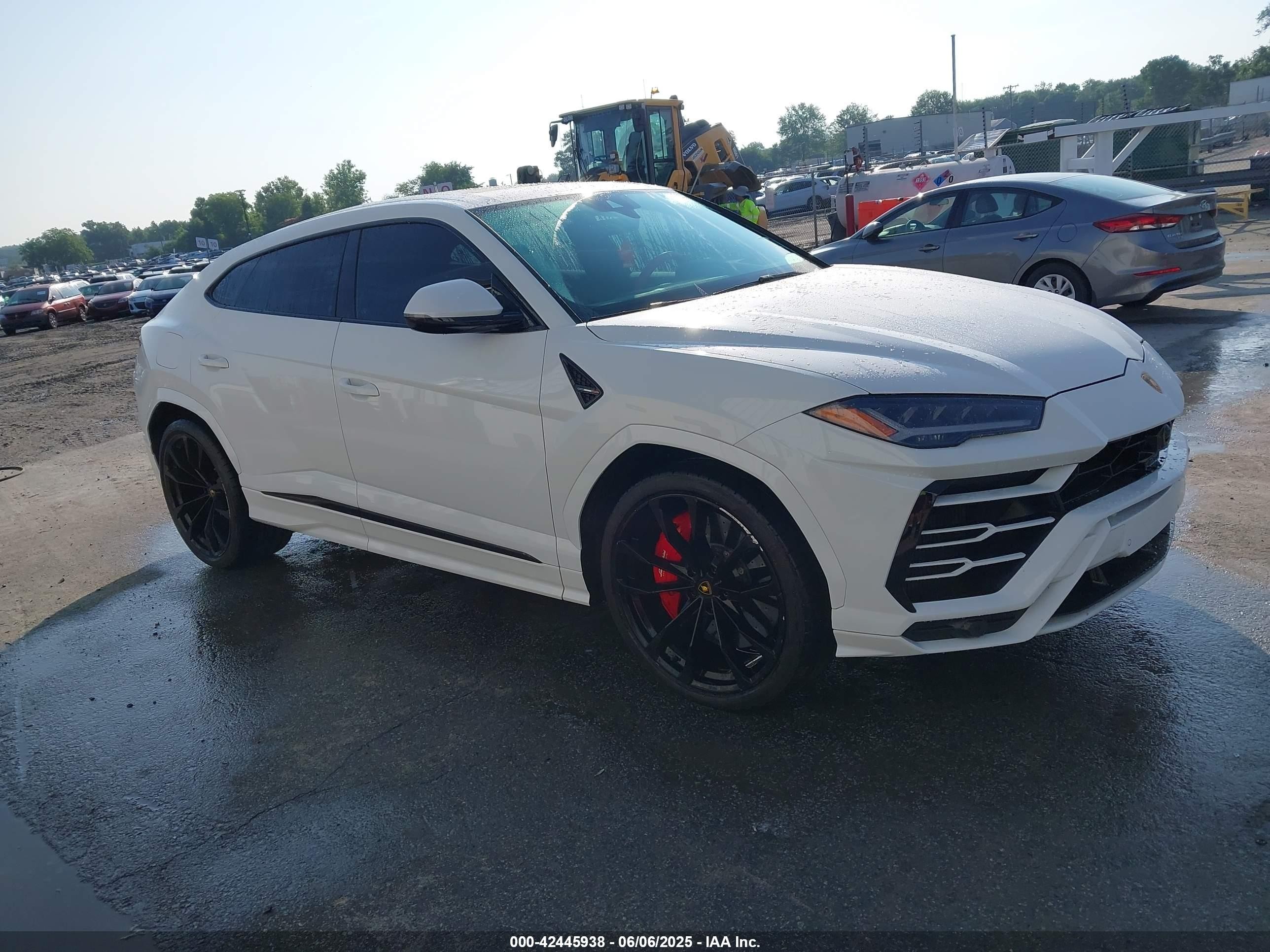 2022 Lamborghini Urus, VIN ZPBUA1ZL2NLA18676 — Theft recovery
