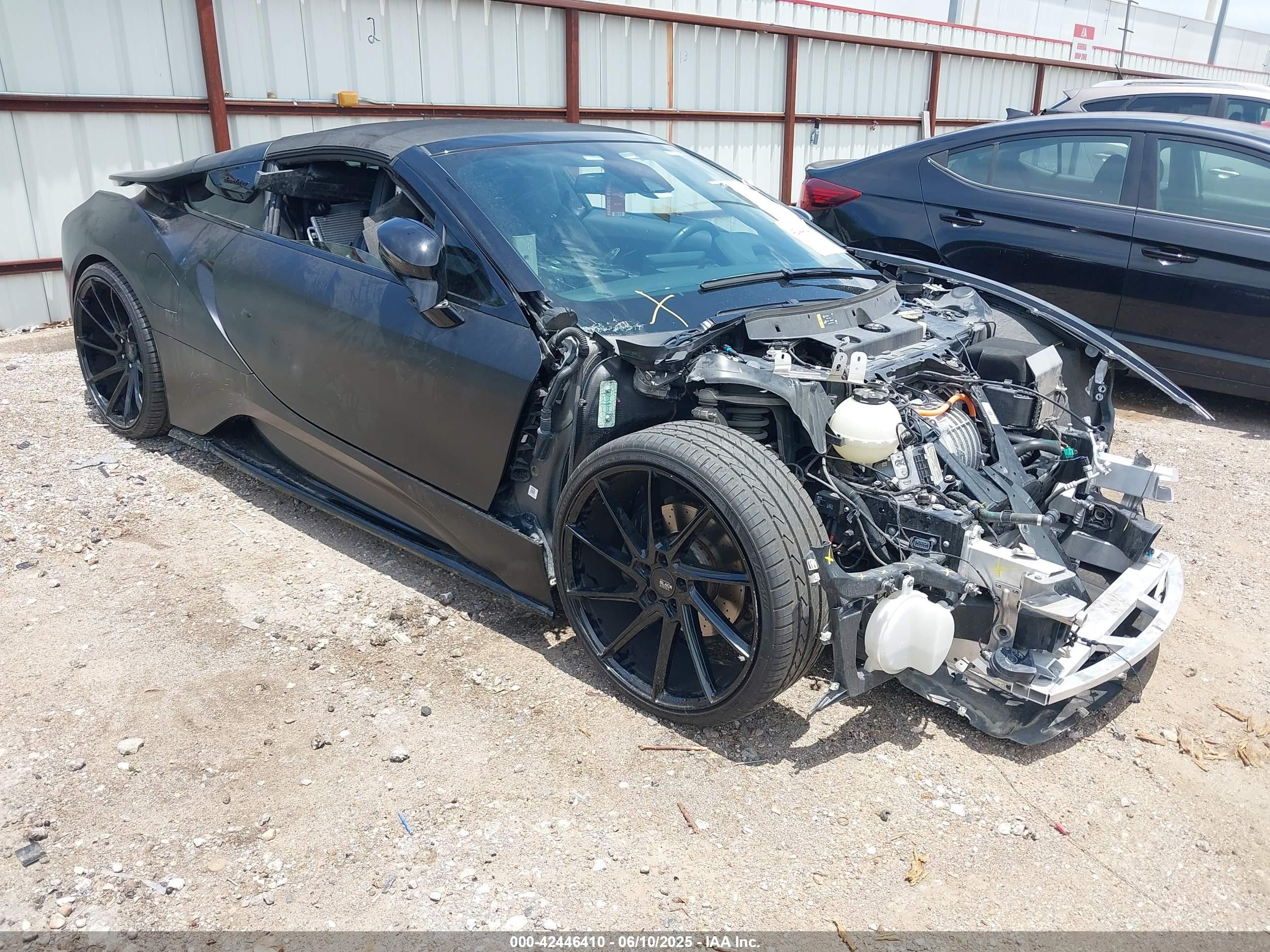 2019 BMW i8, VIN WBY2Z6C52K7E30911 — Front end
