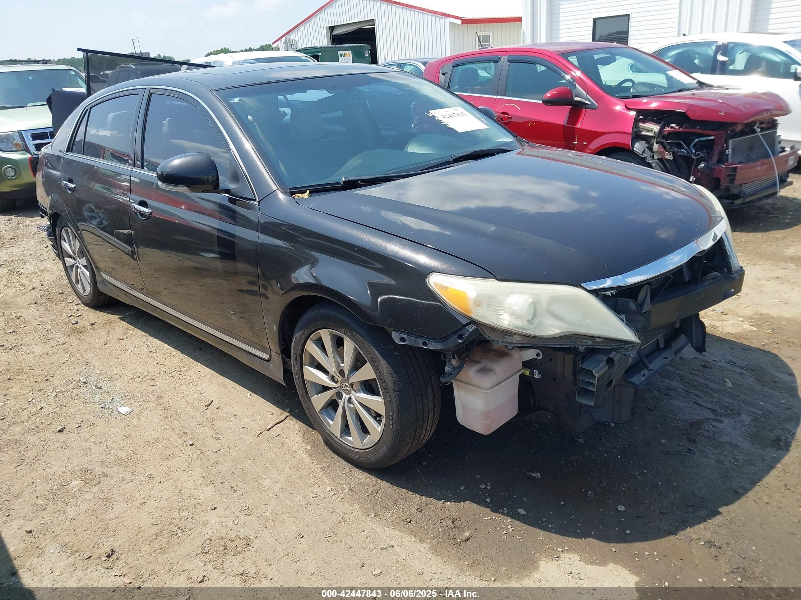 2011 Toyota Avalon, VIN 4T1BK3DBXBU424518 — Front end