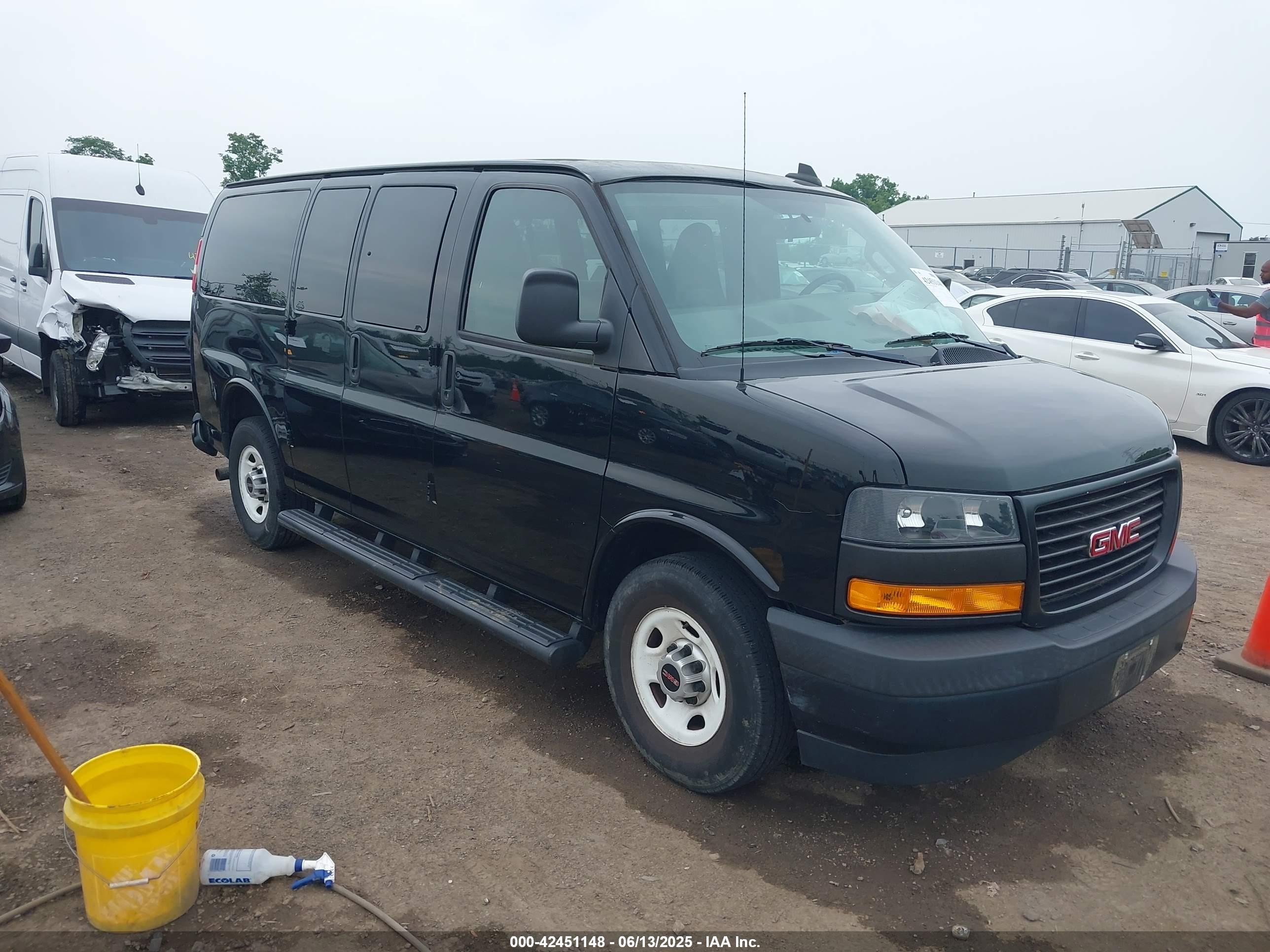2018 GMC Savana, VIN 1GJW7EFB9J1277570 — All over