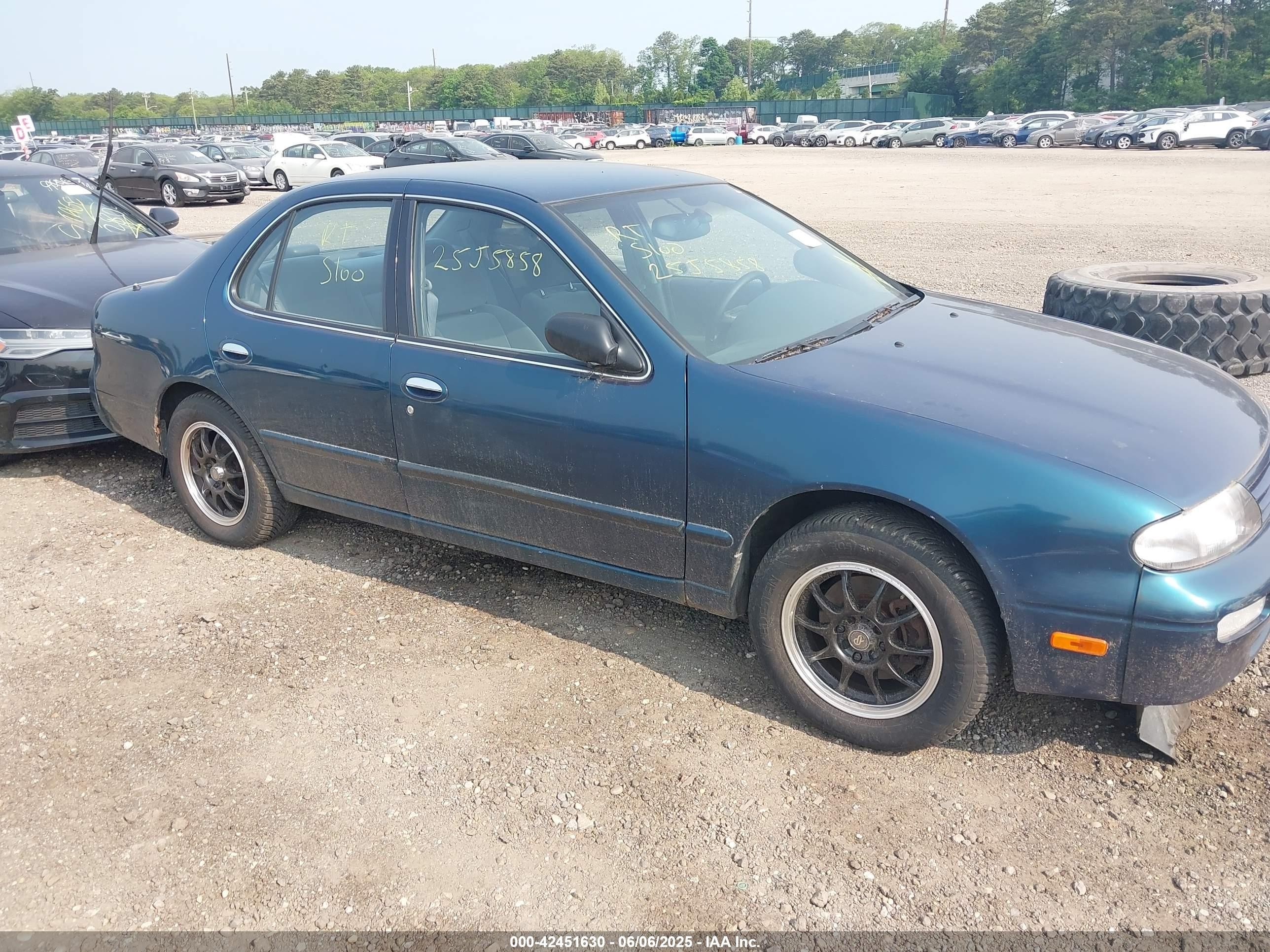 1996 Nissan Altima XE, VIN 1N4BU31D1TC107132 — All over